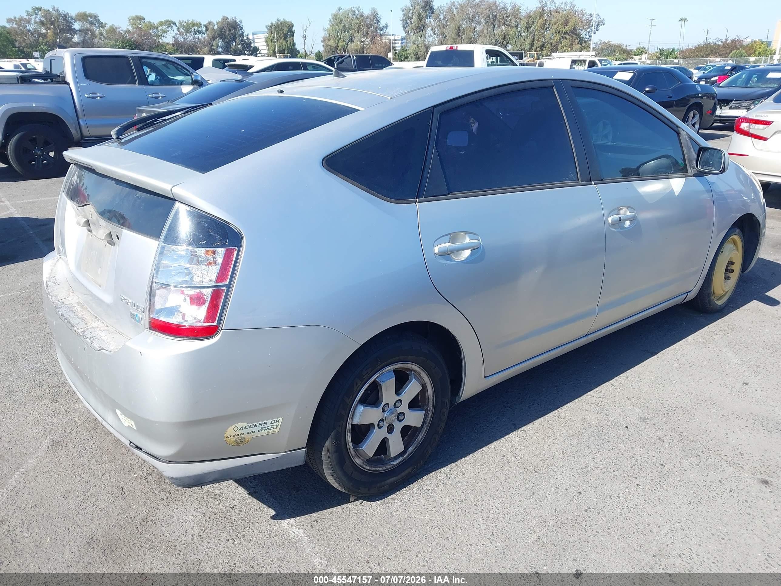 2005 Toyota Prius   Серебряный vin: JTDKB20U157024789