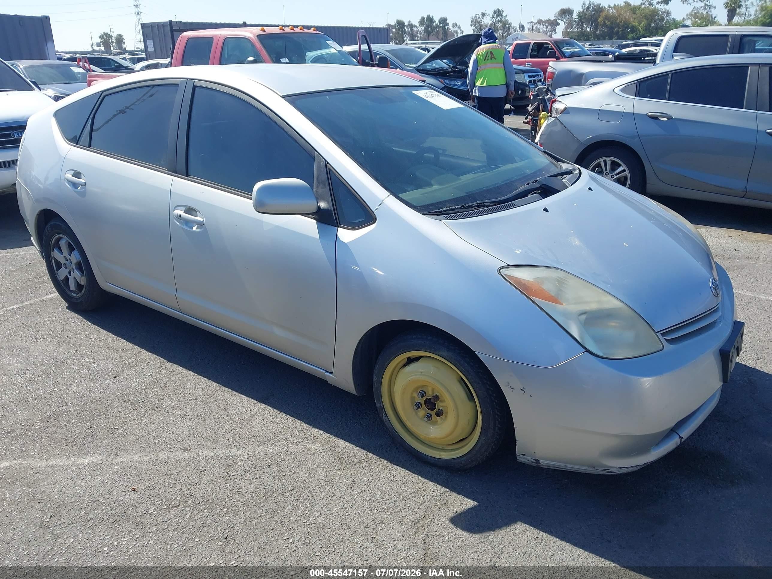 2005 Toyota Prius   Silver vin: JTDKB20U157024789