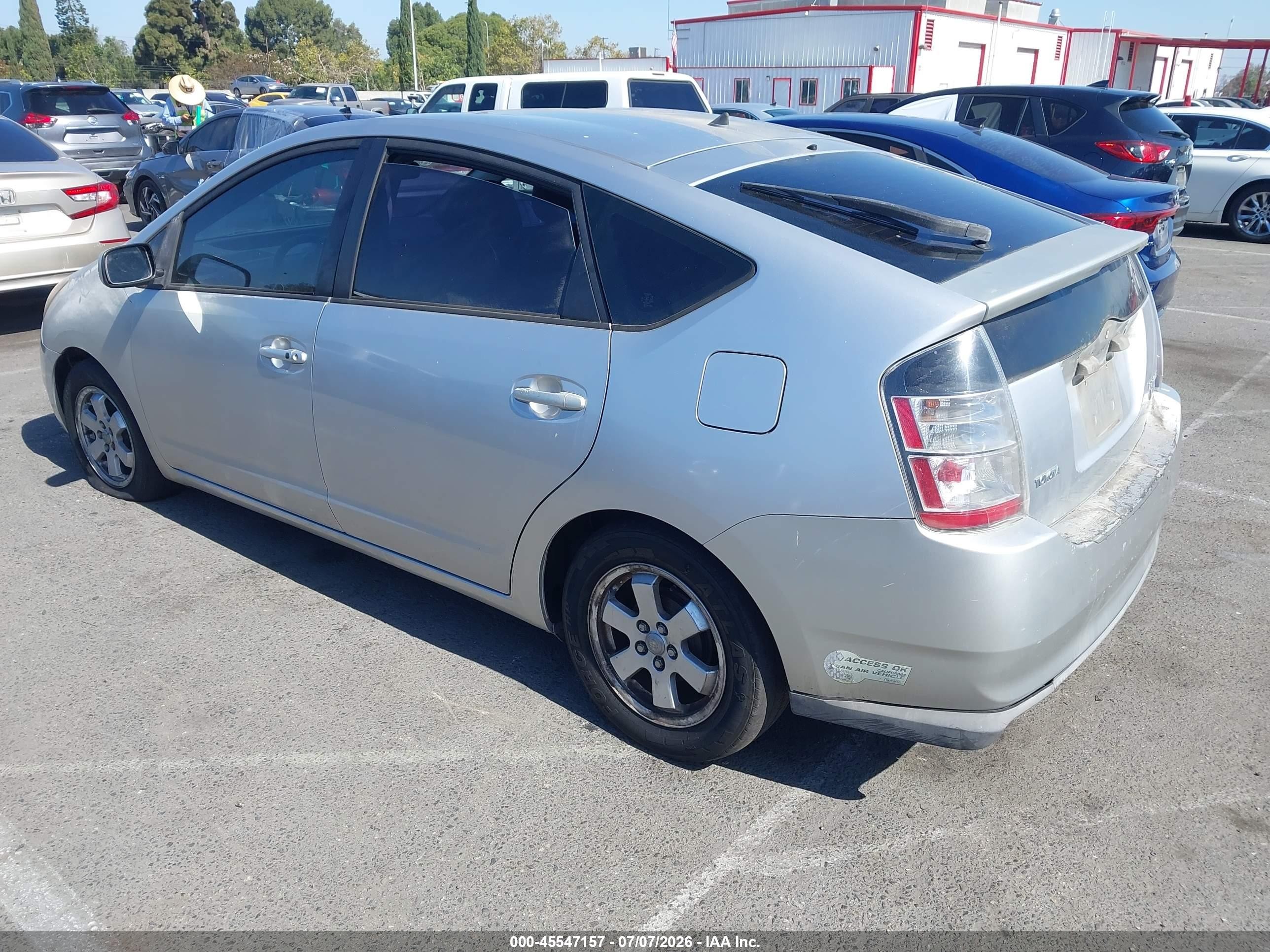 2005 Toyota Prius   Серебряный vin: JTDKB20U157024789