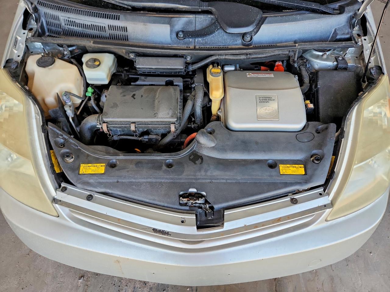 2005 Toyota Prius Base Silver vin: JTDKB20U157034447