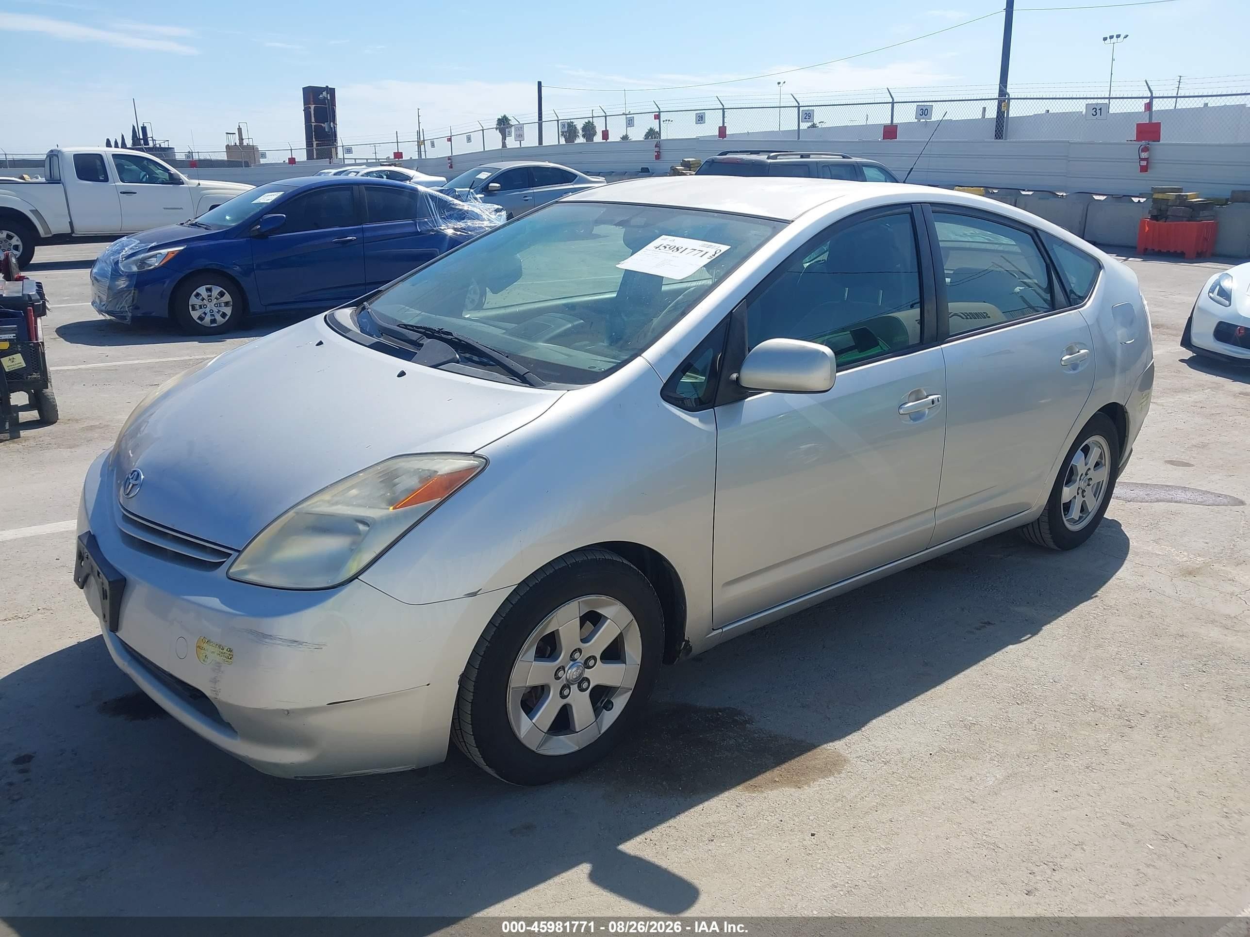 2005 Toyota Prius   Silver vin: JTDKB20U157041172