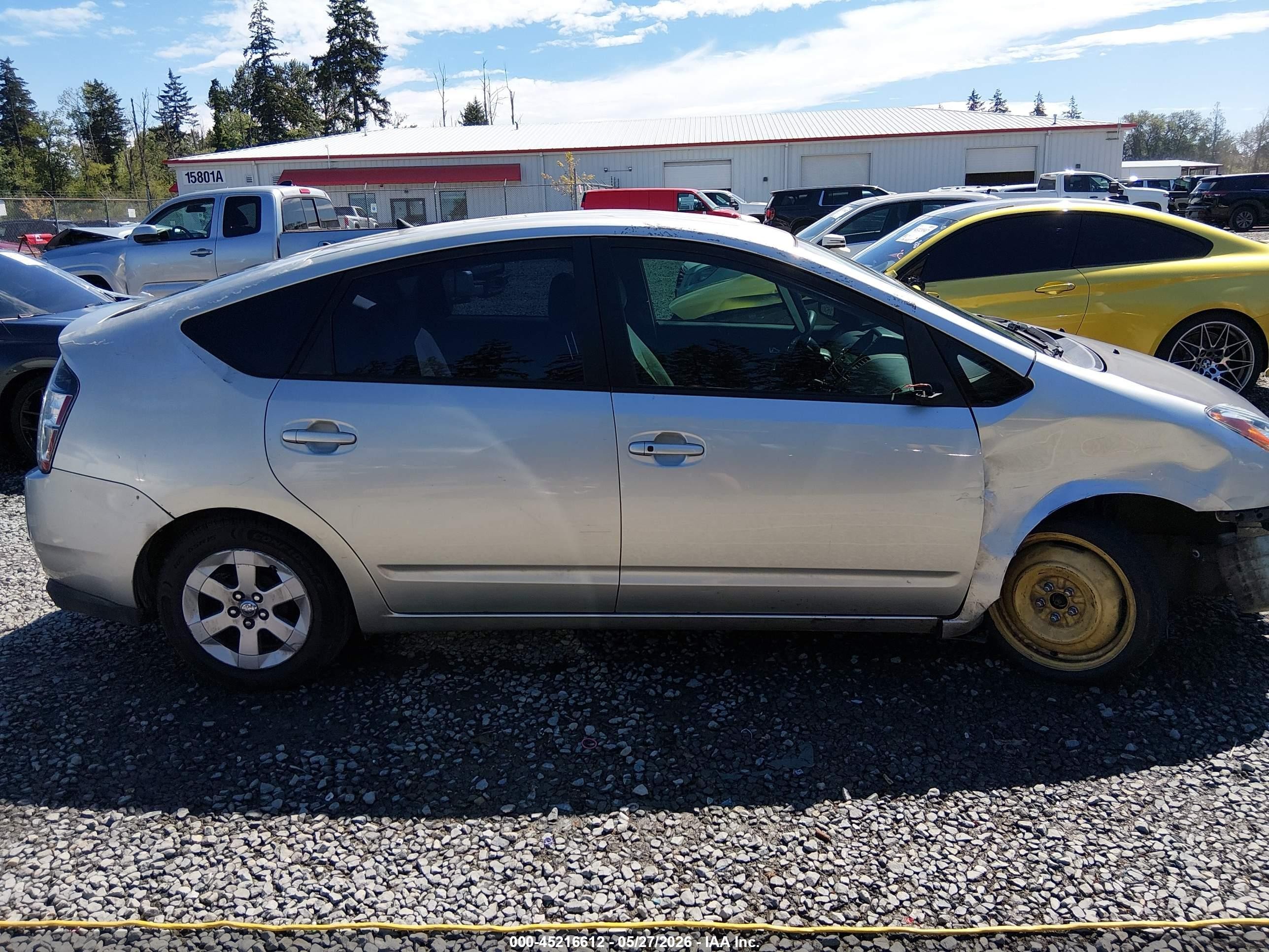 2005 Toyota Prius   Silver vin: JTDKB20U157049918