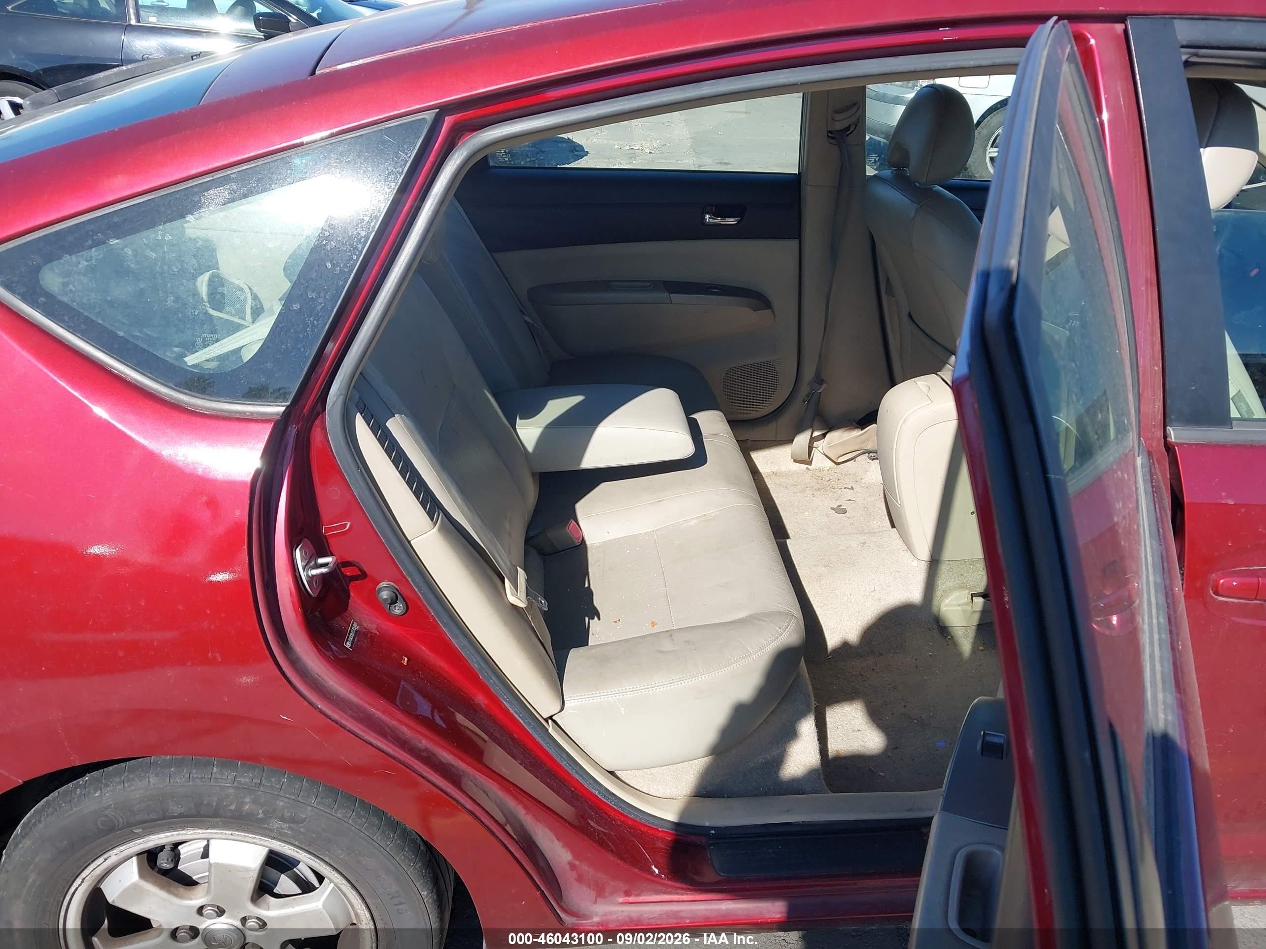 2005 Toyota Prius   Burgundy vin: JTDKB20U157053869