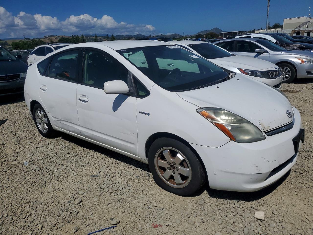 2006 Toyota Prius Base White vin: JTDKB20U163146058