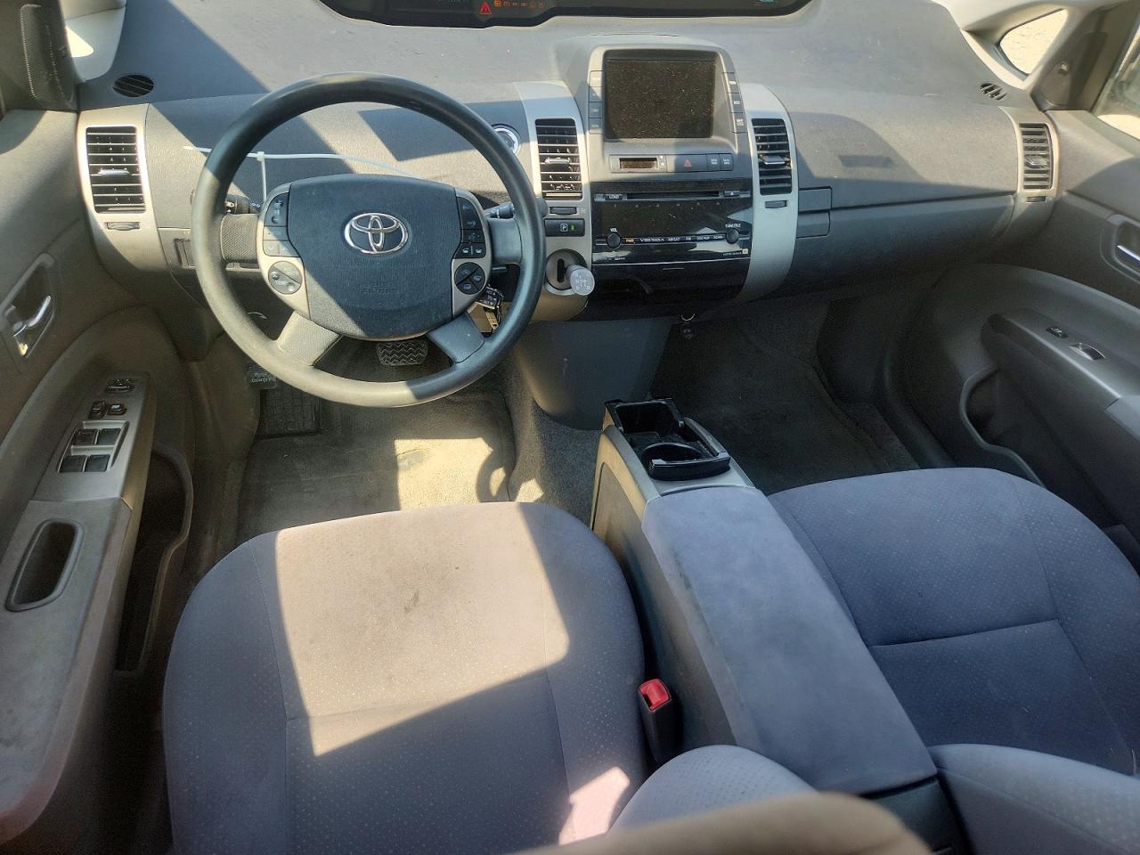 2006 Toyota Prius Base Silver vin: JTDKB20U163151602