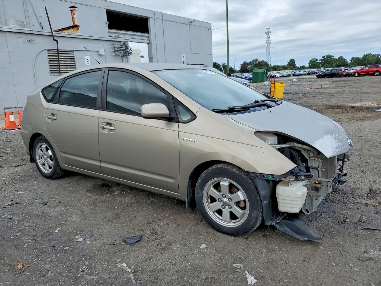 2006 Toyota Prius Base Gold vin: JTDKB20U163163782