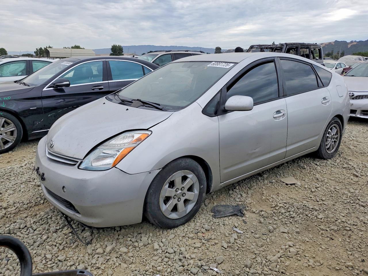 2006 Toyota Prius Base Серебряный vin: JTDKB20U167066980
