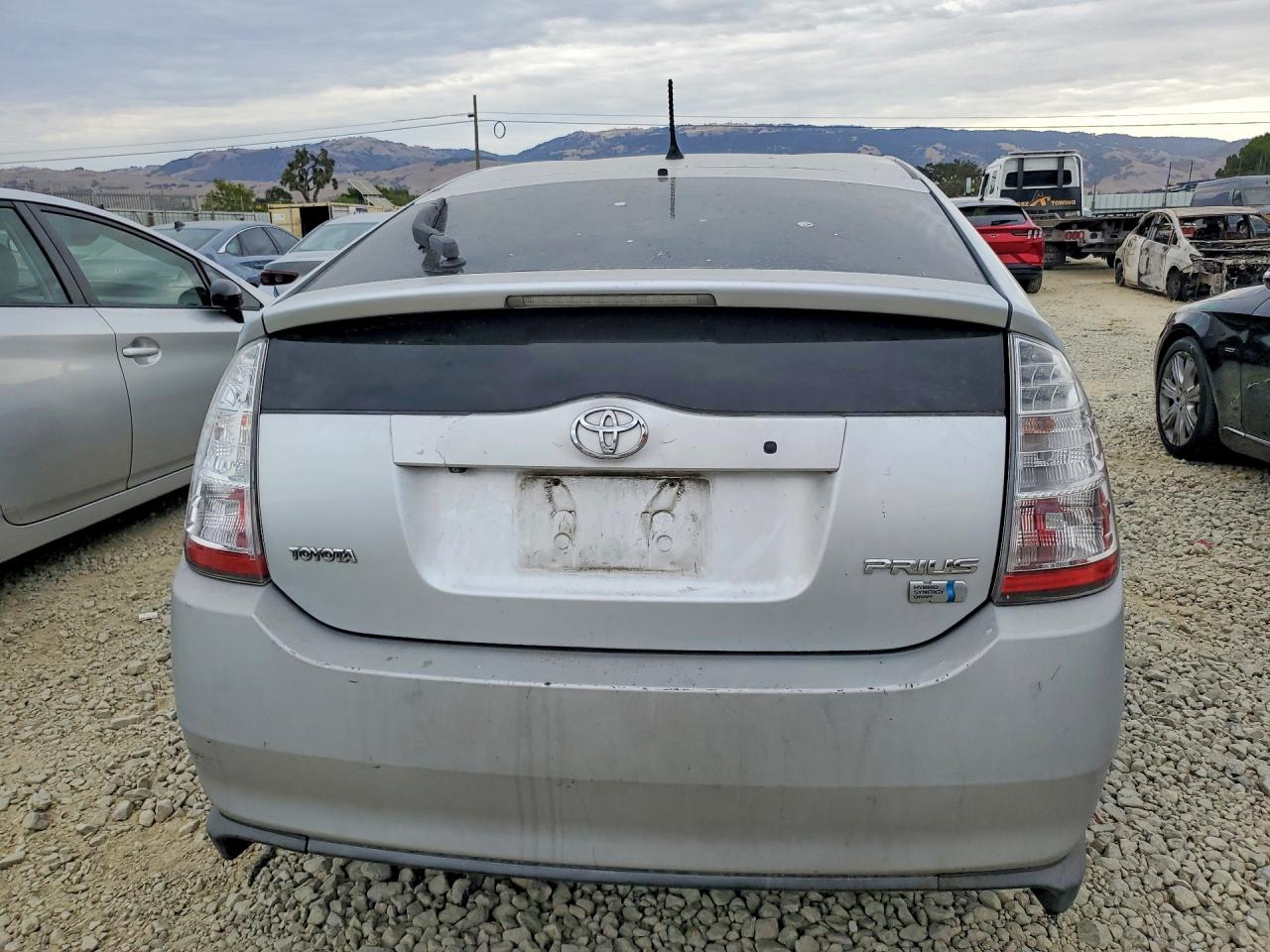 2006 Toyota Prius Base Silver vin: JTDKB20U167066980