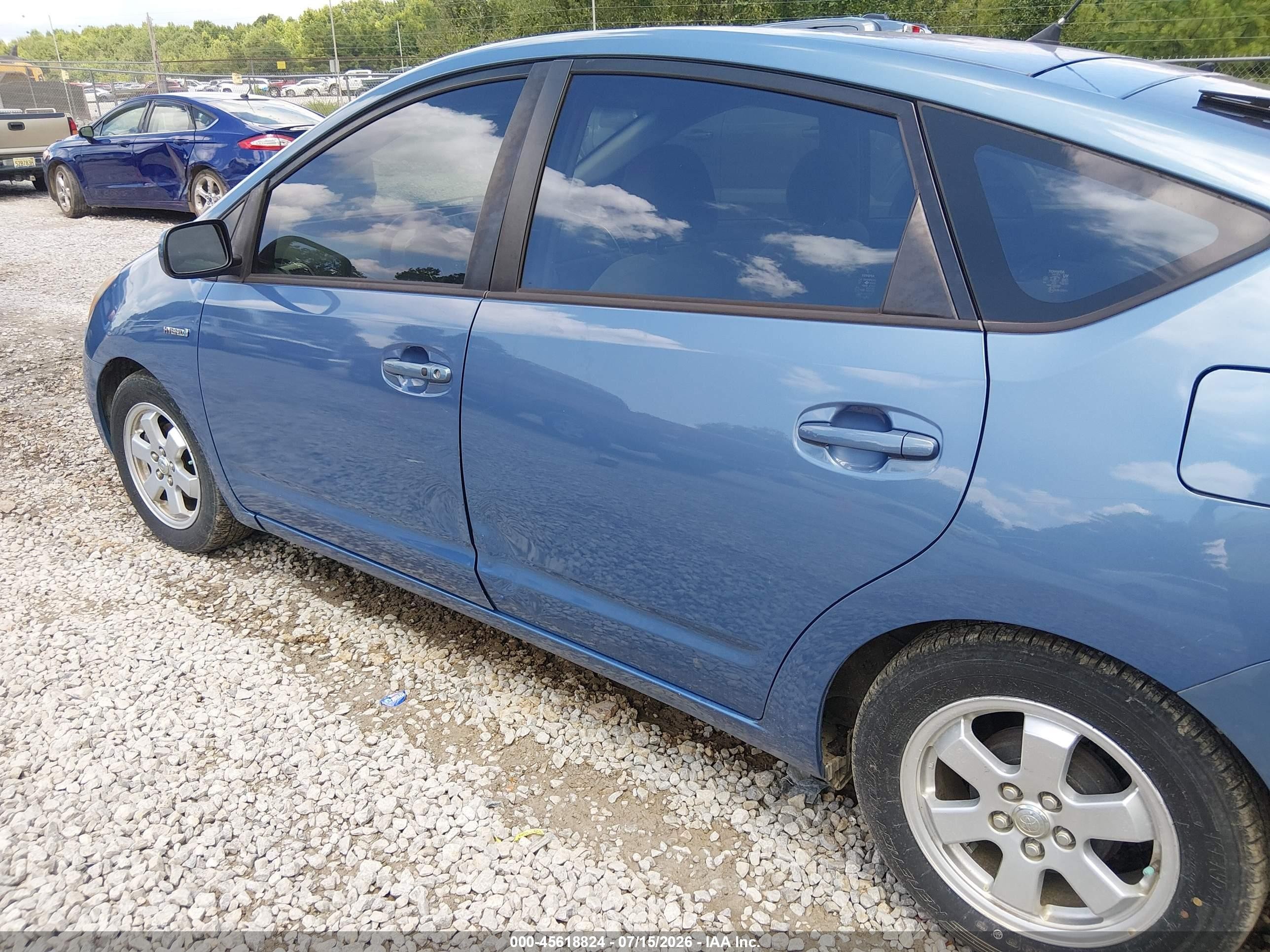 2006 Toyota Prius   Blue vin: JTDKB20U167068924