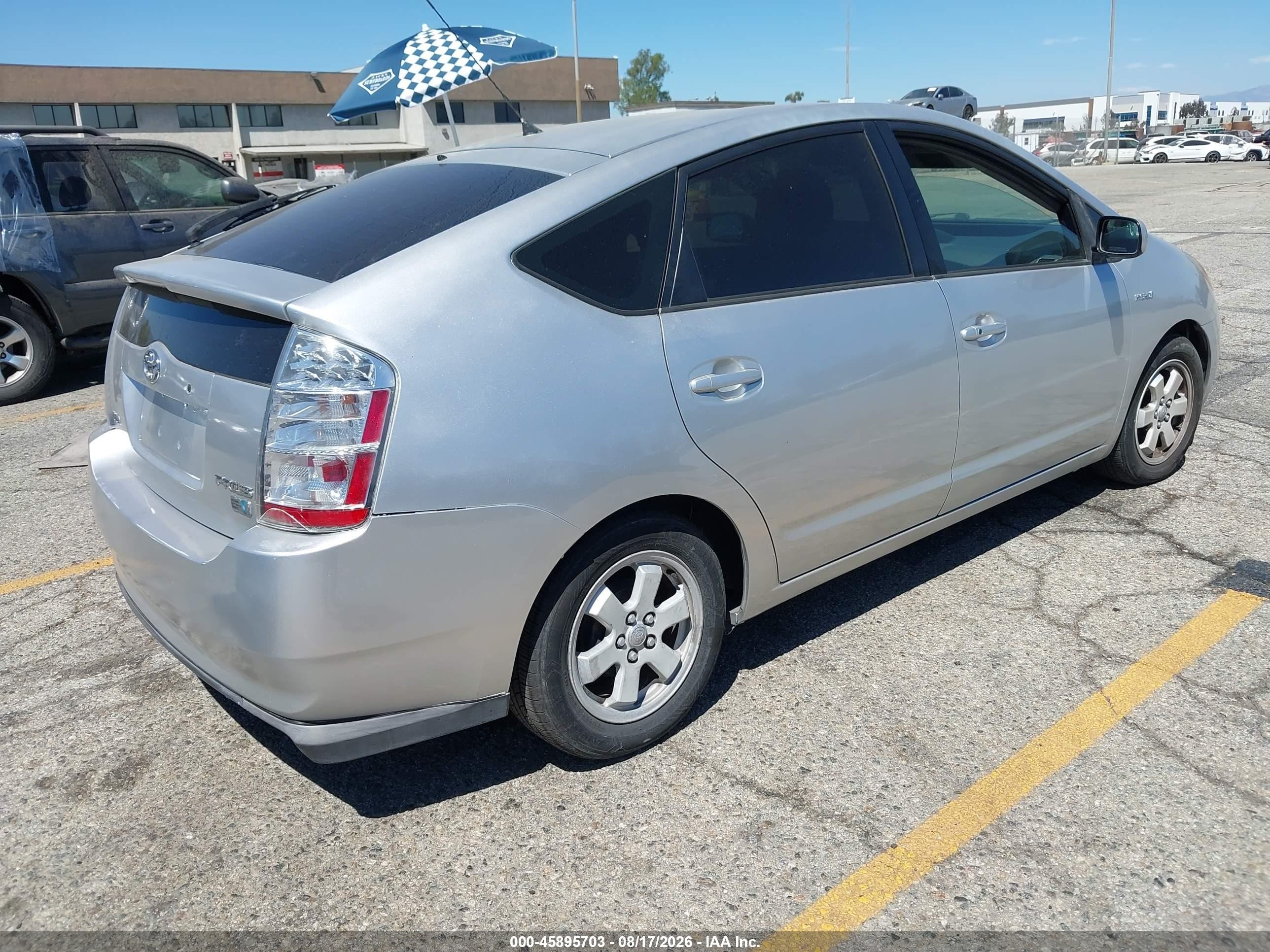 2006 Toyota Prius   Серебряный vin: JTDKB20U167513968