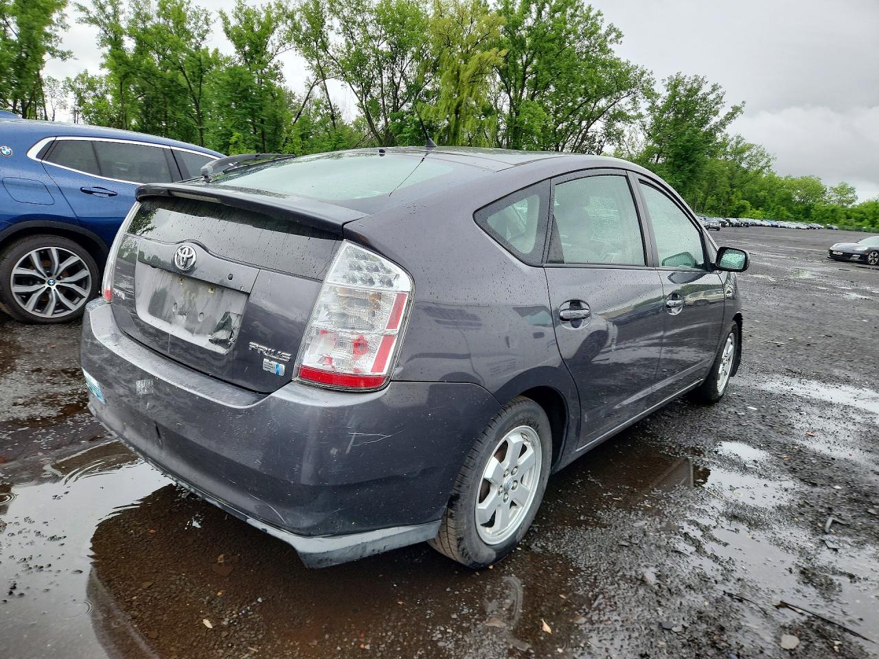 2007 Toyota Prius Base Gray vin: JTDKB20U173211184