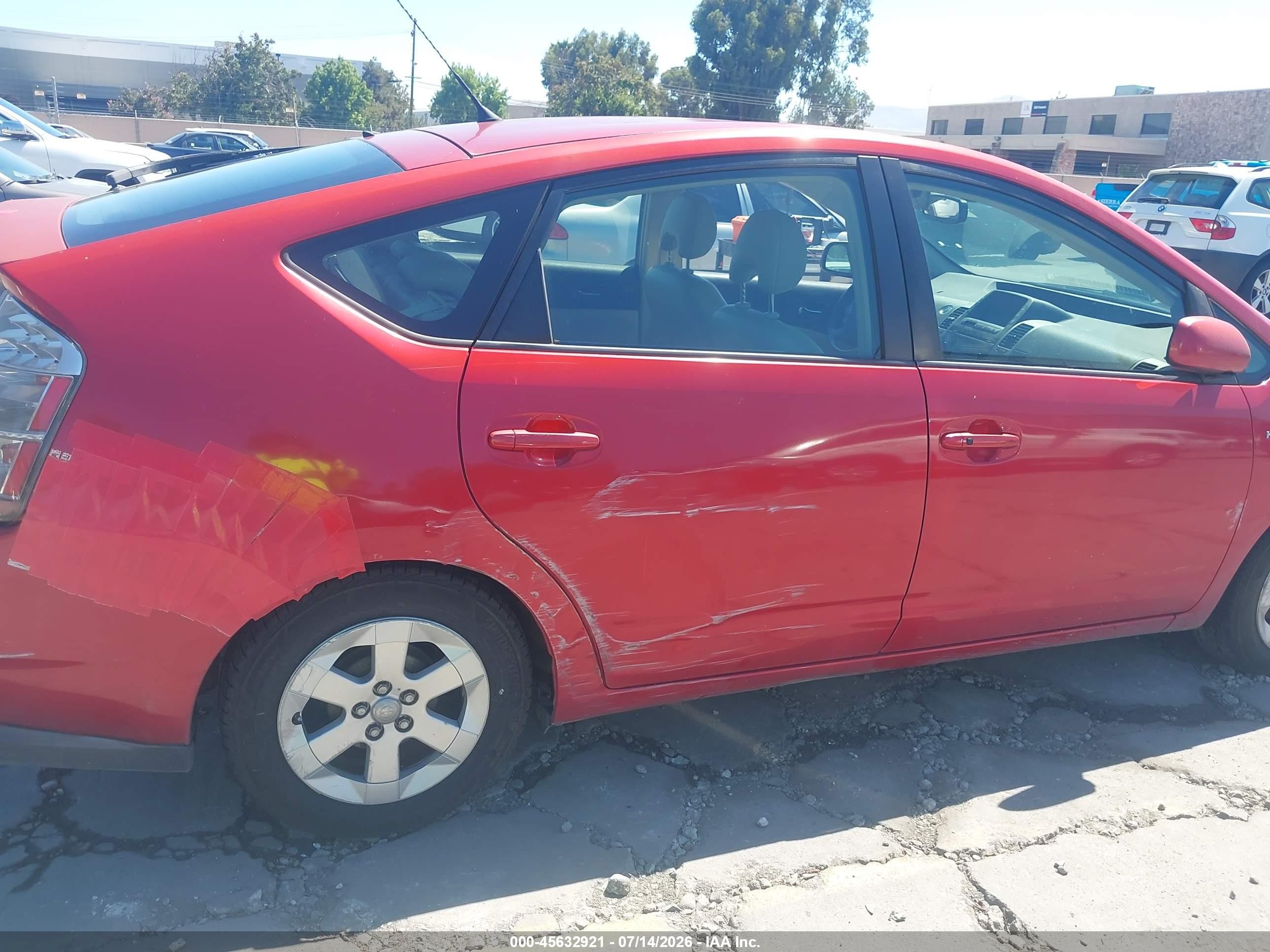 2007 Toyota Prius   Red vin: JTDKB20U173249403