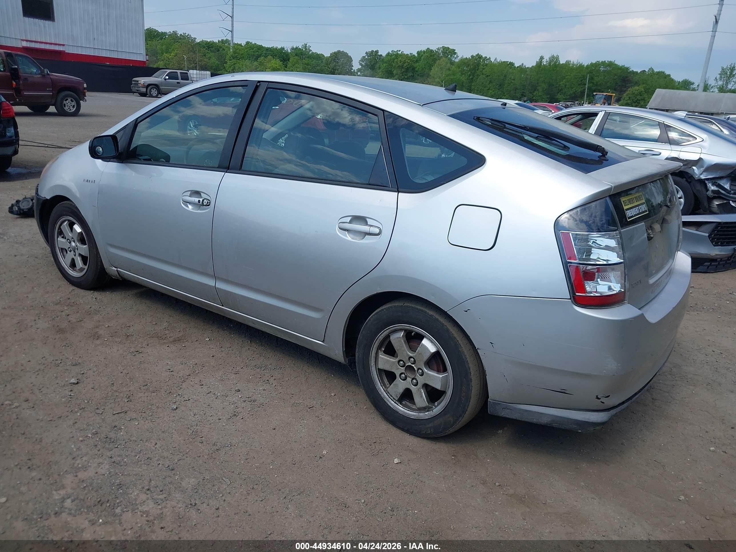 2007 Toyota Prius   Silver vin: JTDKB20U173272664