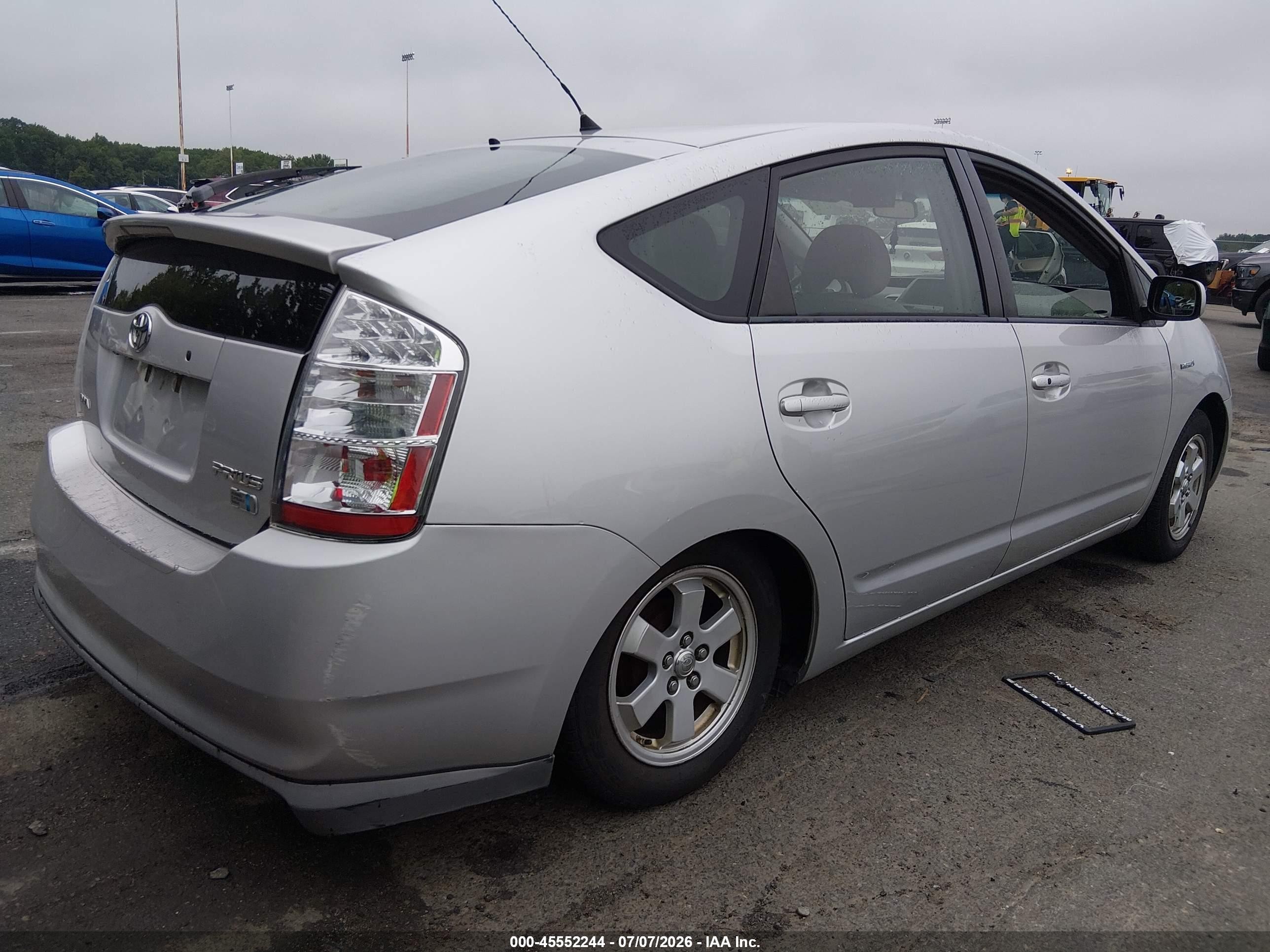 2007 Toyota Prius Silver vin: JTDKB20U177576926