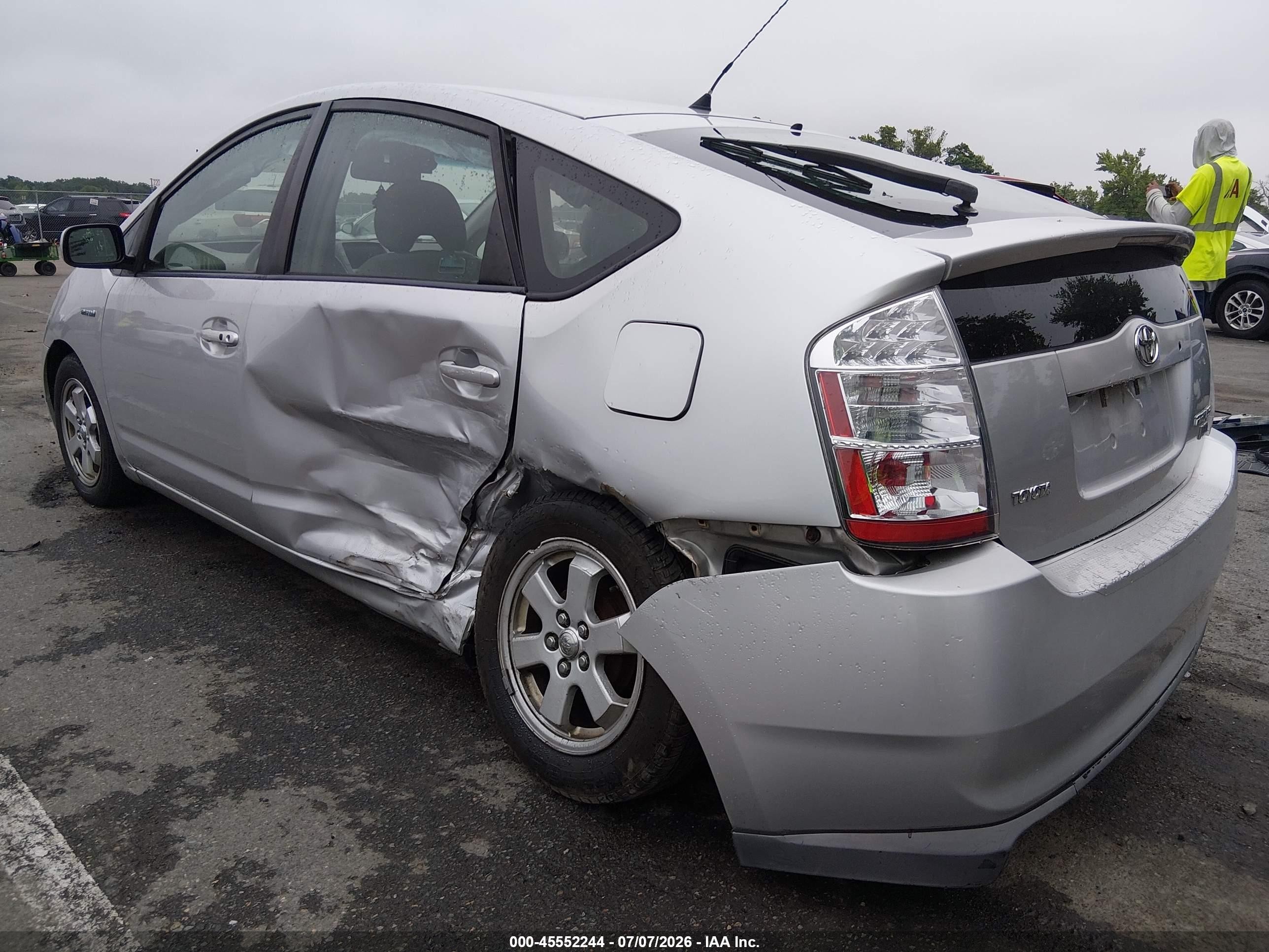 2007 Toyota Prius Silver vin: JTDKB20U177576926