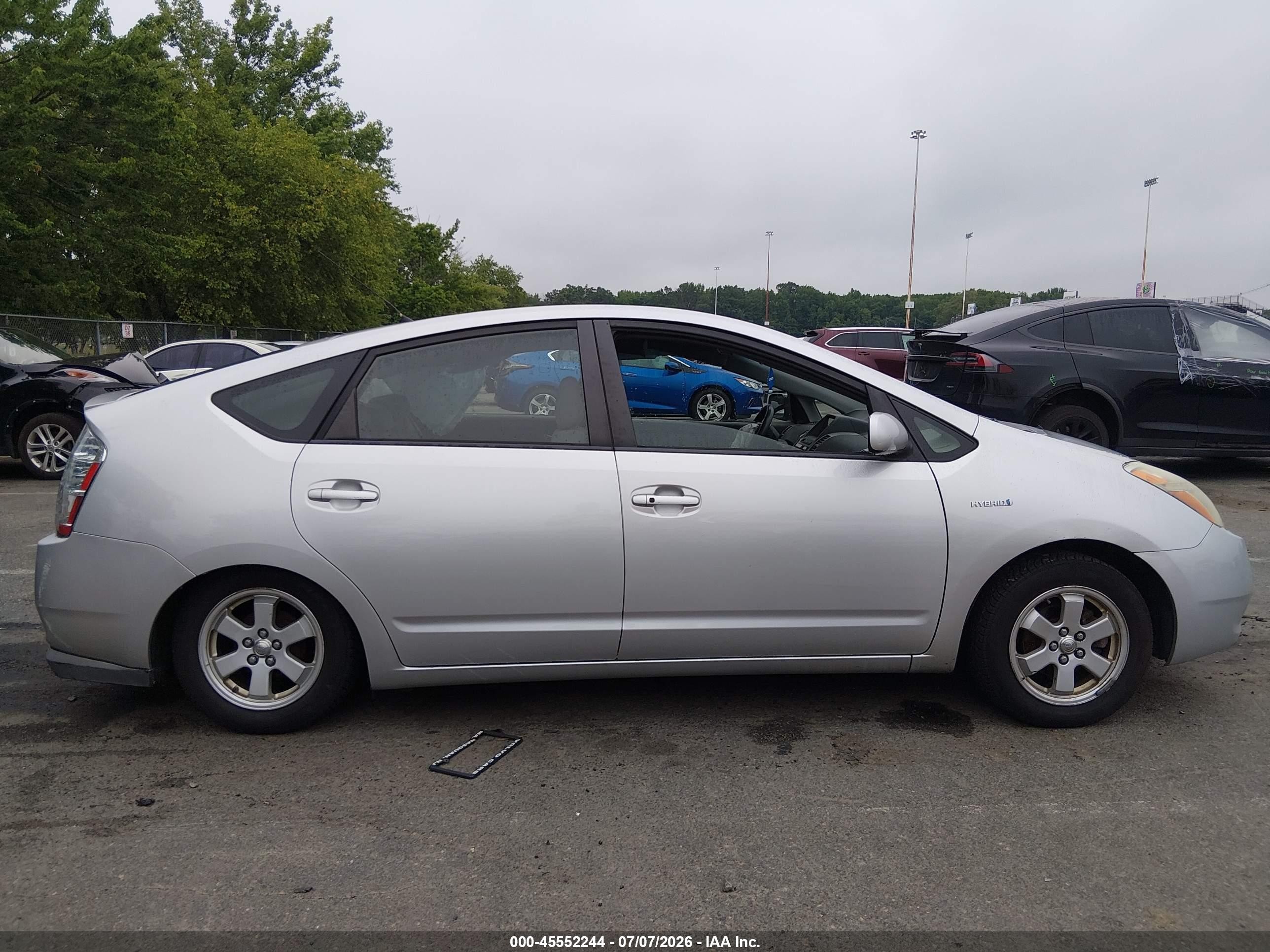 2007 Toyota Prius Silver vin: JTDKB20U177576926