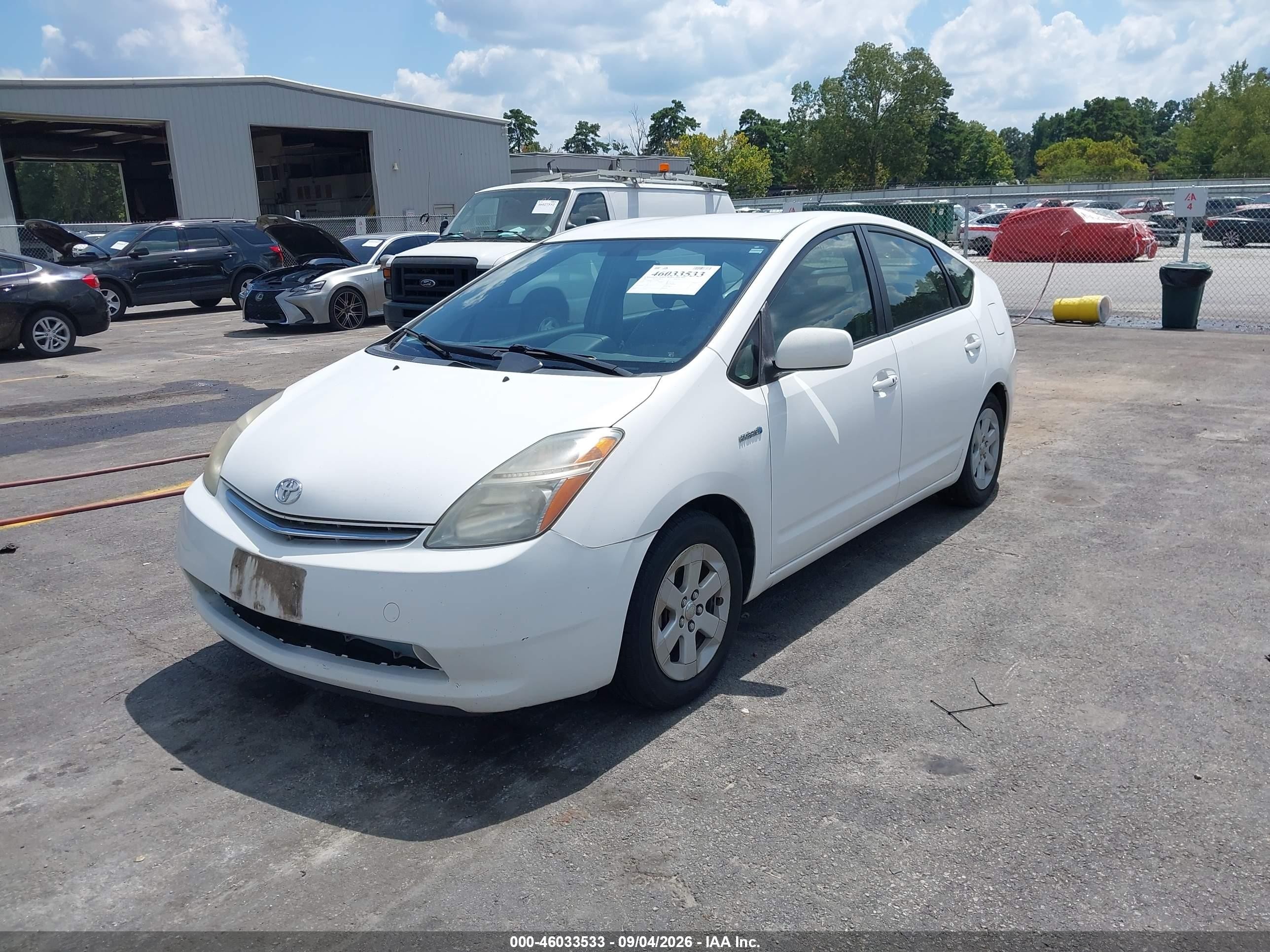 2007 Toyota Prius   White vin: JTDKB20U177594388
