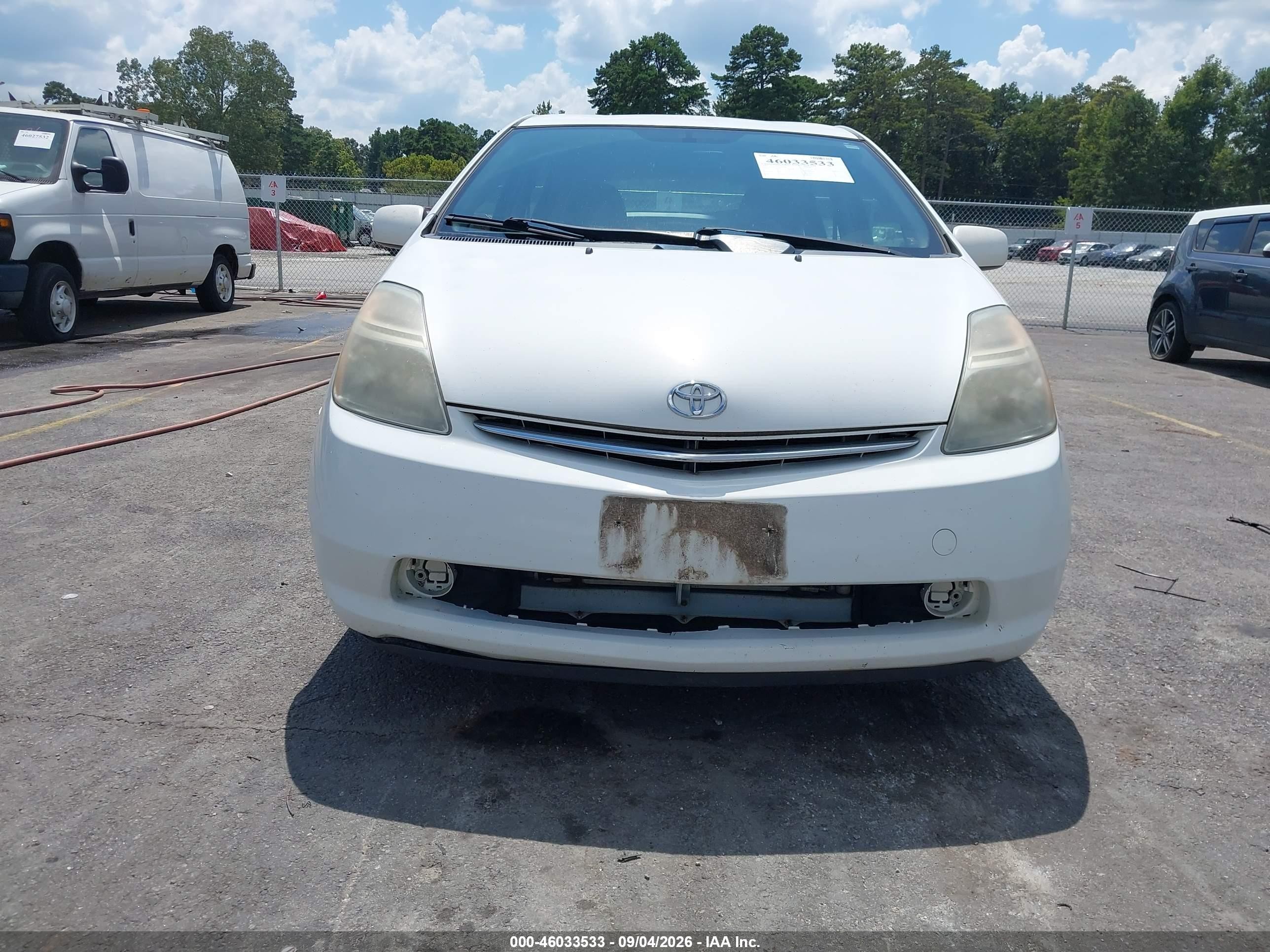 2007 Toyota Prius   White vin: JTDKB20U177594388