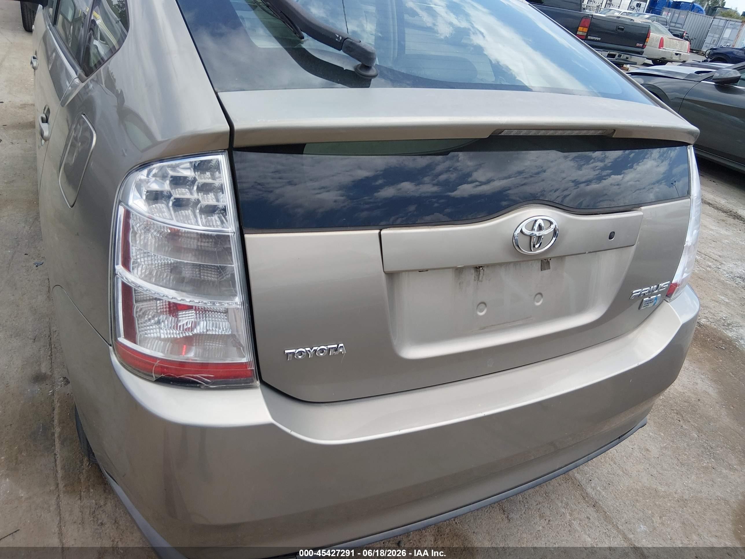 2007 Toyota Prius   Gray vin: JTDKB20U177597520