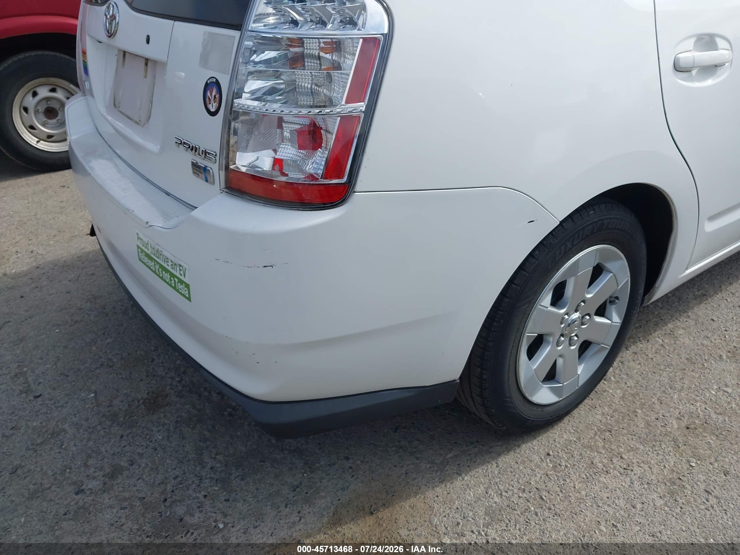 2007 Toyota Prius   White vin: JTDKB20U177606832