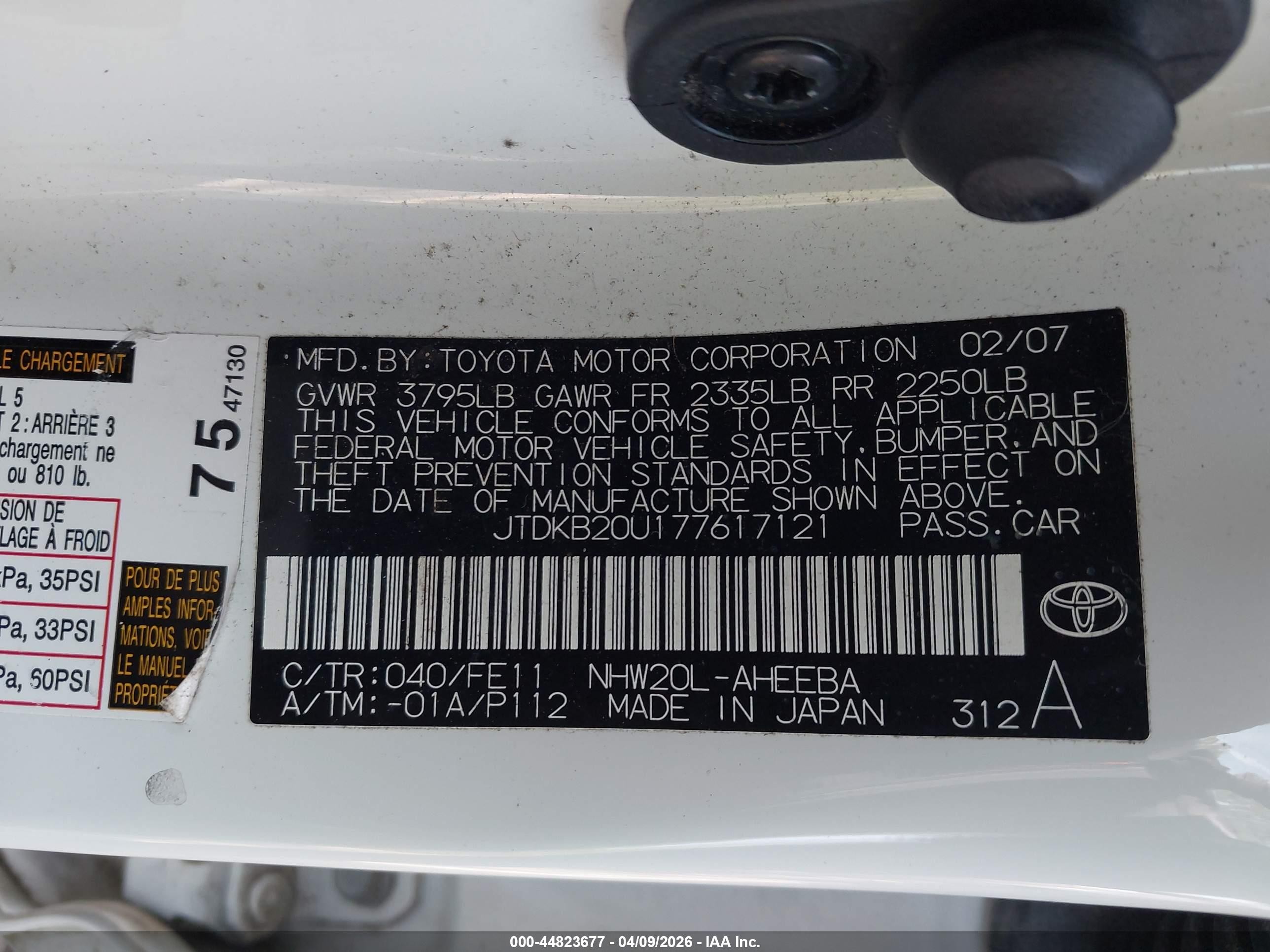 2007 Toyota Prius   White vin: JTDKB20U177617121