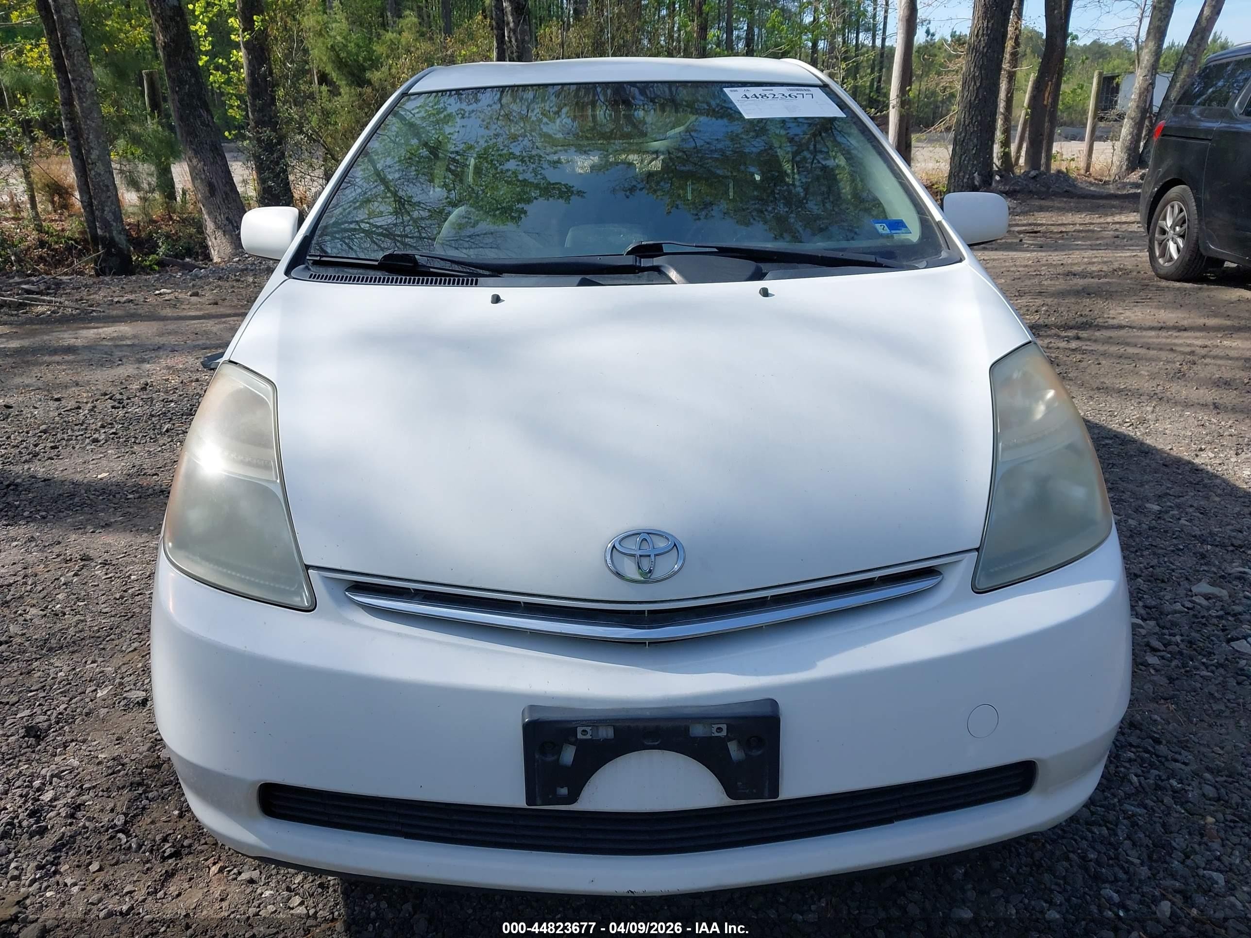 2007 Toyota Prius   White vin: JTDKB20U177617121