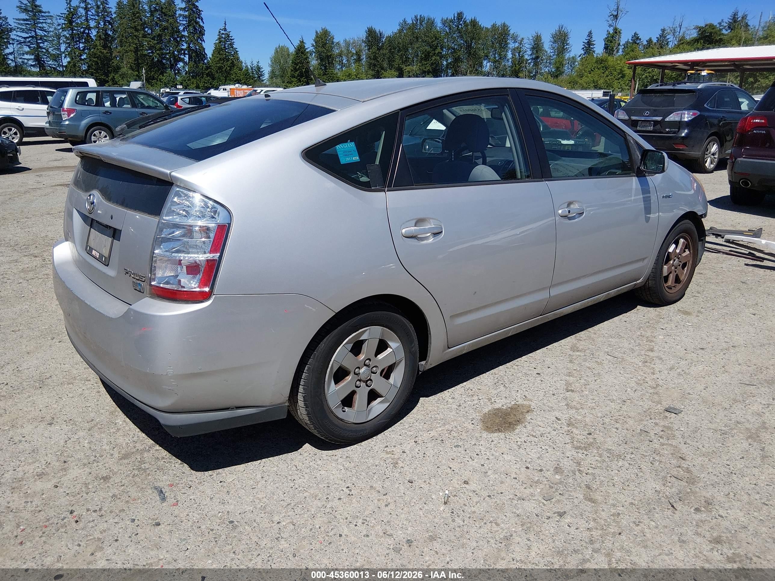 2007 Toyota Prius   Серебряный vin: JTDKB20U177625171