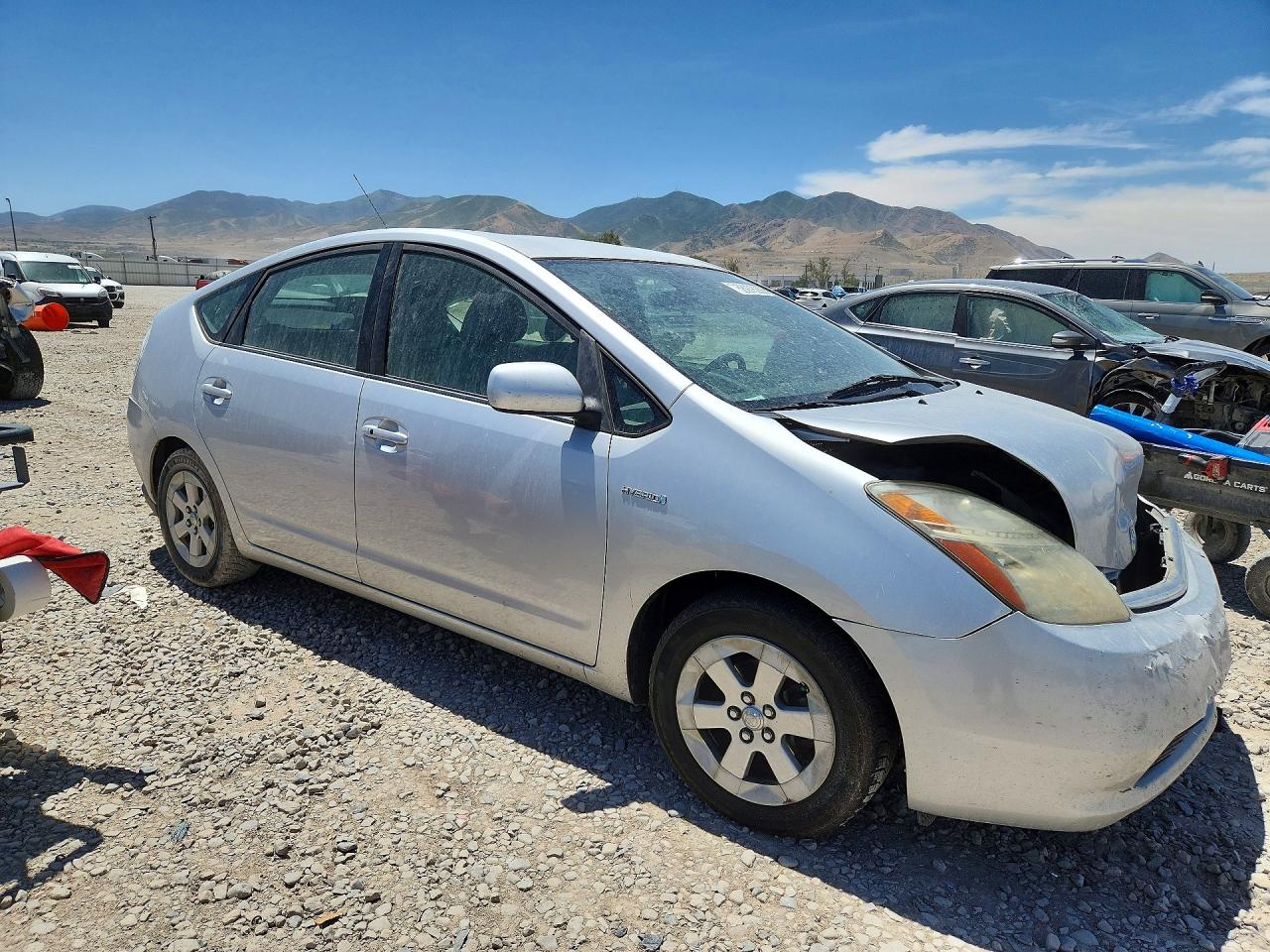 2007 Toyota Prius Base Silver vin: JTDKB20U177634386
