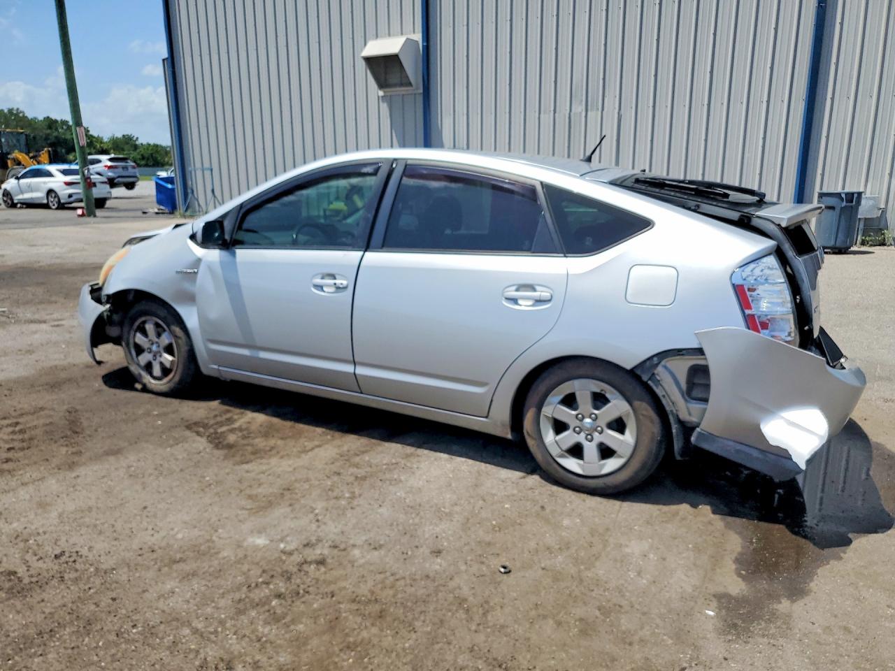 2007 Toyota Prius Base Silver vin: JTDKB20U177634582