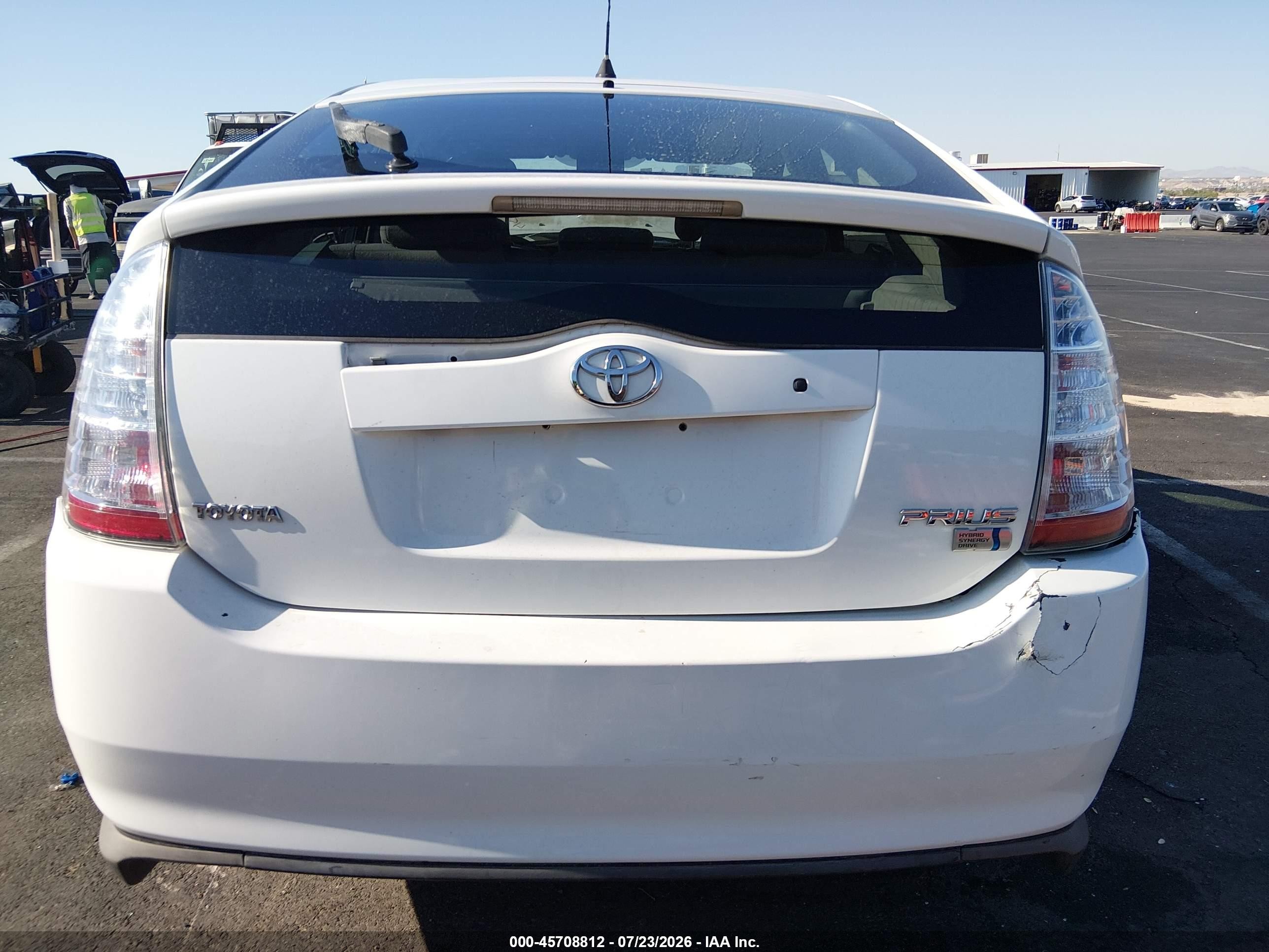 2007 Toyota Prius   White vin: JTDKB20U177678159