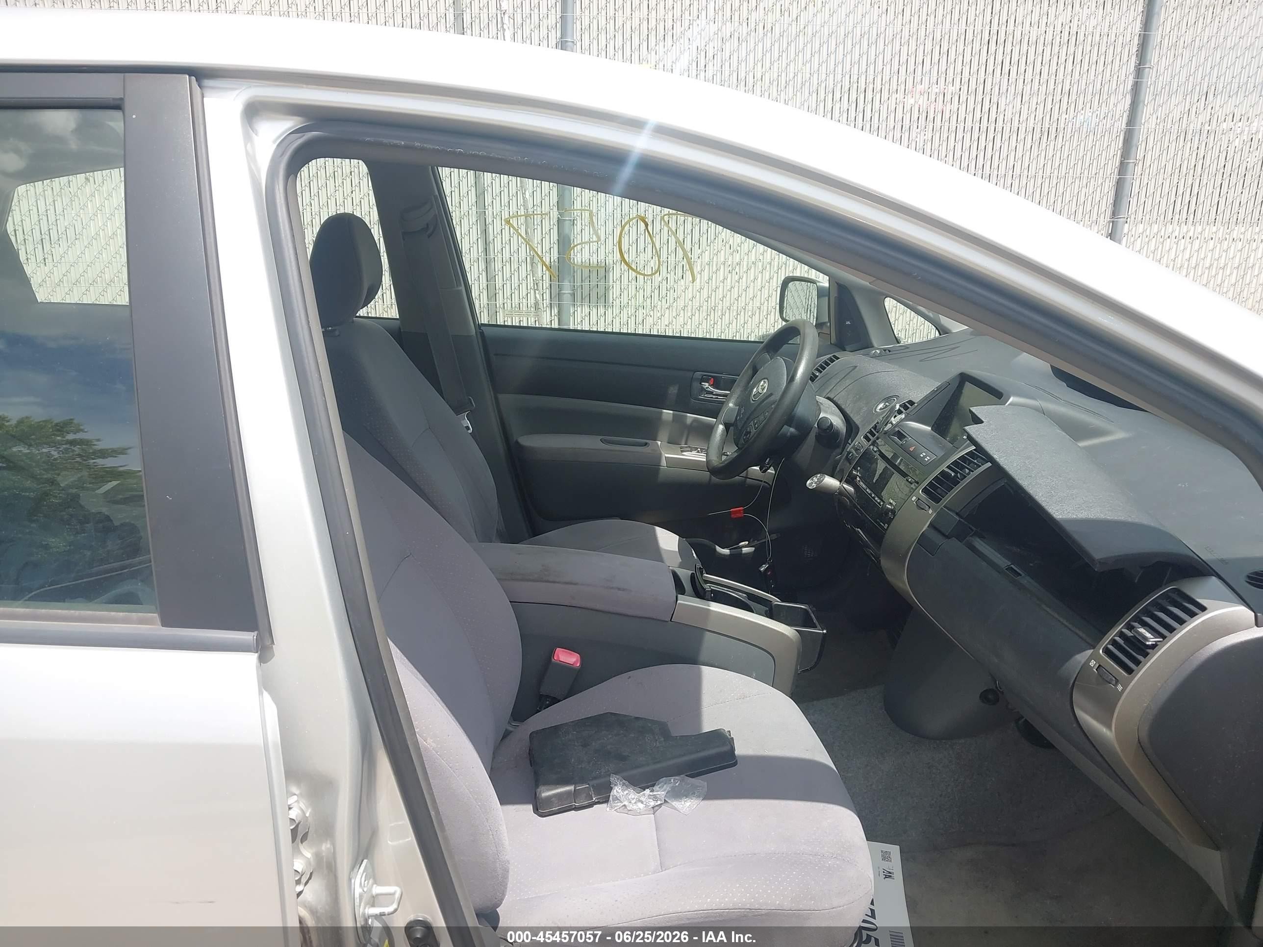 2007 Toyota Prius   Silver vin: JTDKB20U177689890