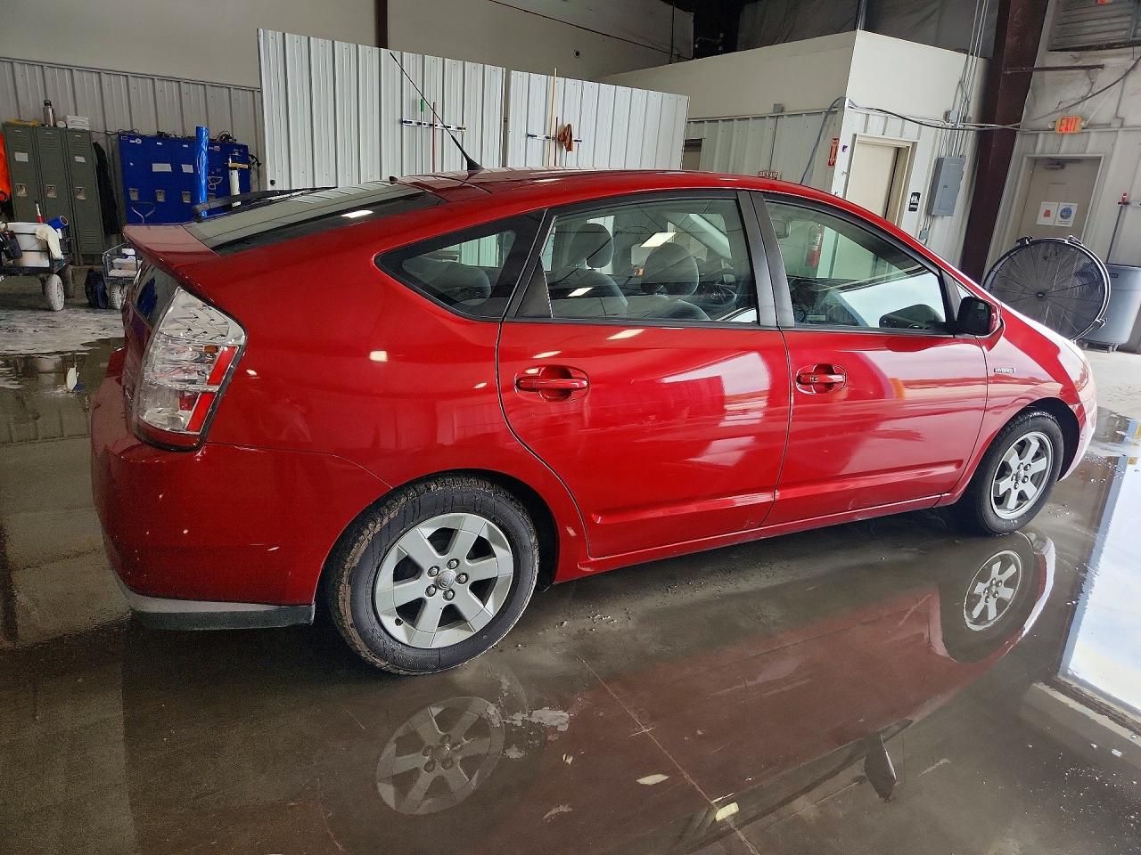 2007 Toyota Prius Base Red vin: JTDKB20U177692031