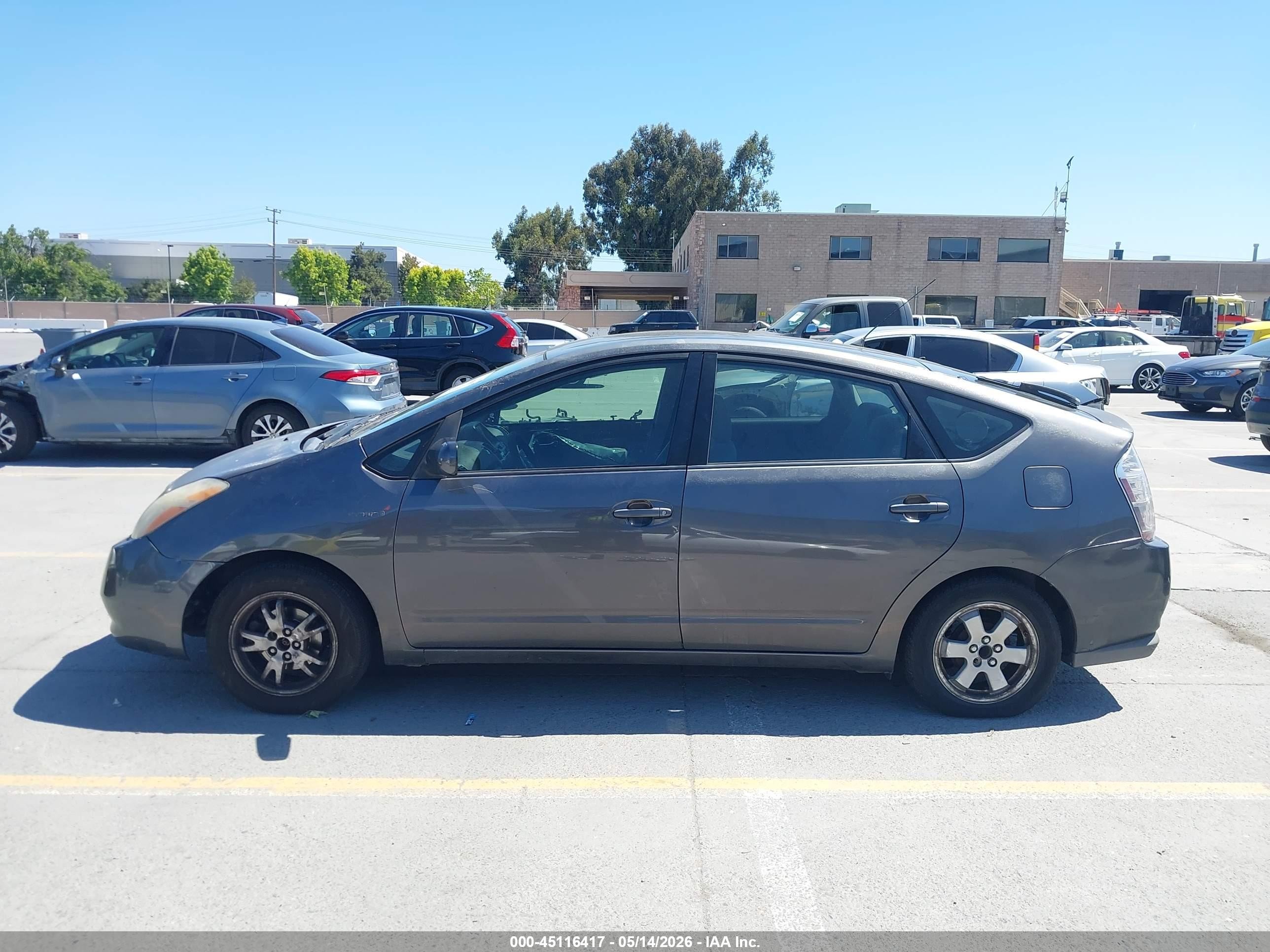 2008 Toyota Prius   Gray vin: JTDKB20U183313442