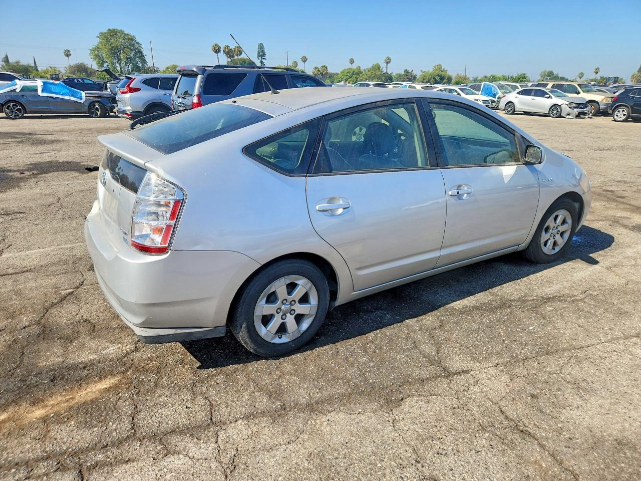 2008 Toyota Prius Base Silver vin: JTDKB20U183320665
