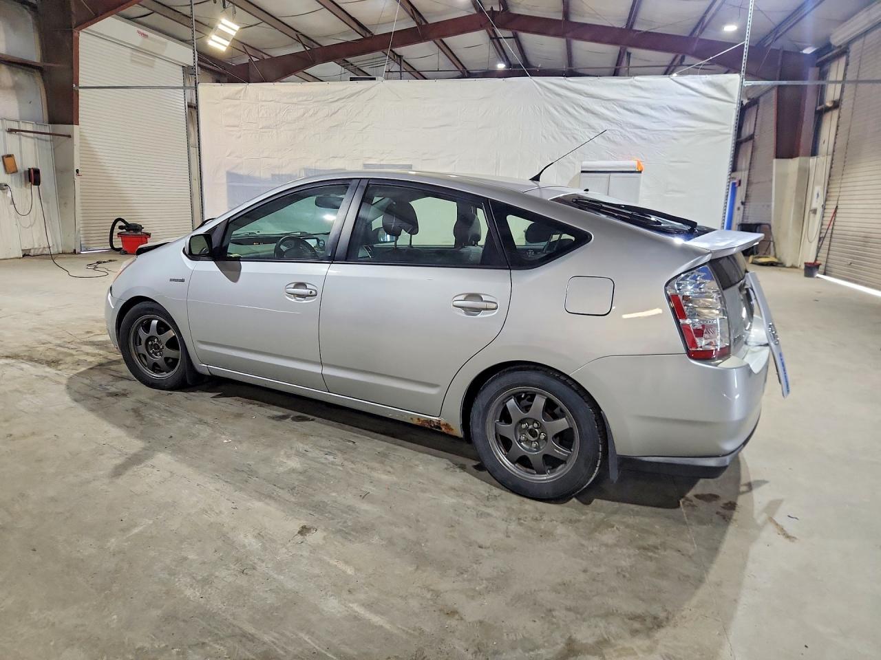 2008 Toyota Prius Standard Серебряный vin: JTDKB20U183360776