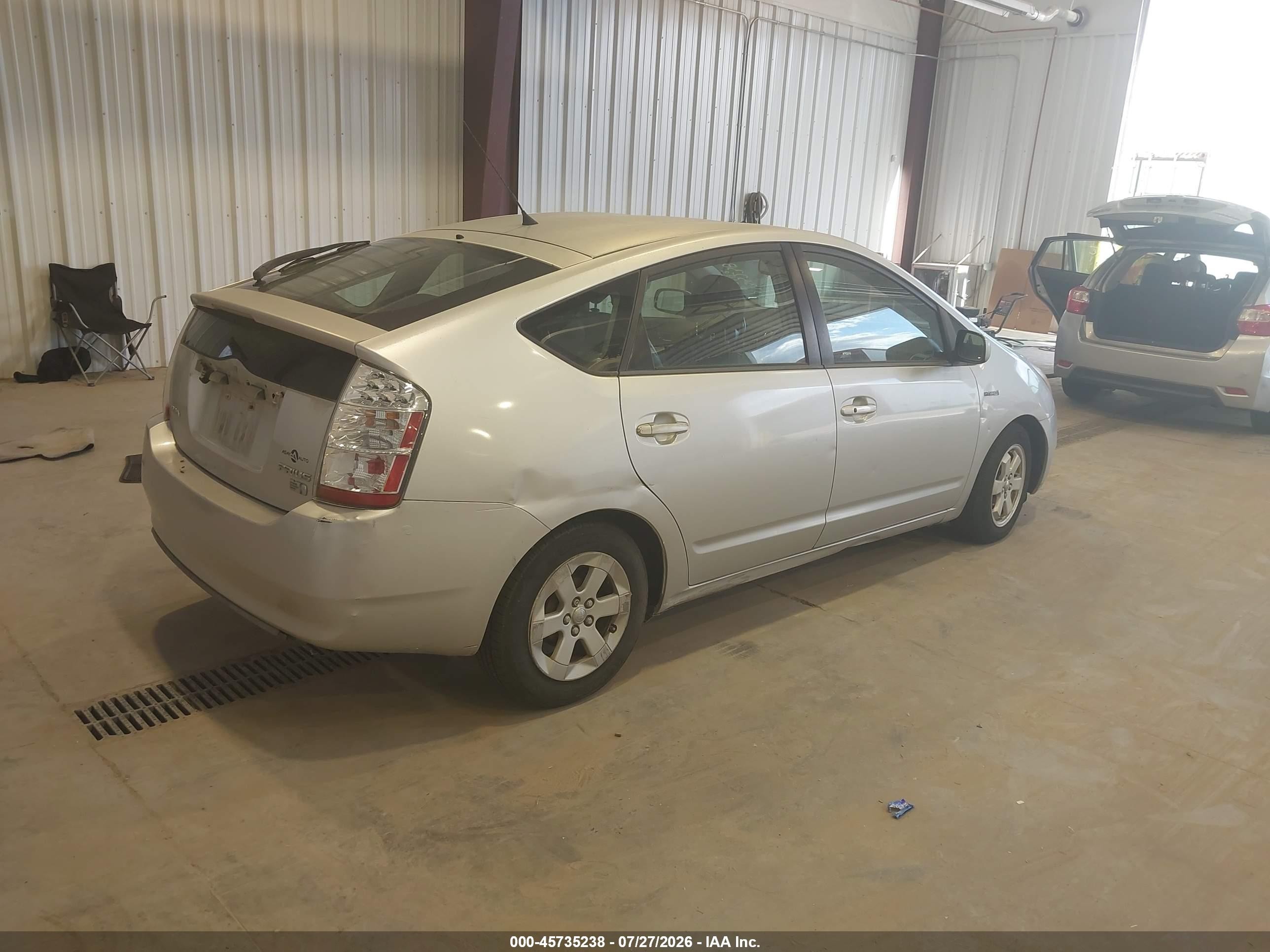 2008 Toyota Prius   Серебряный vin: JTDKB20U183387492