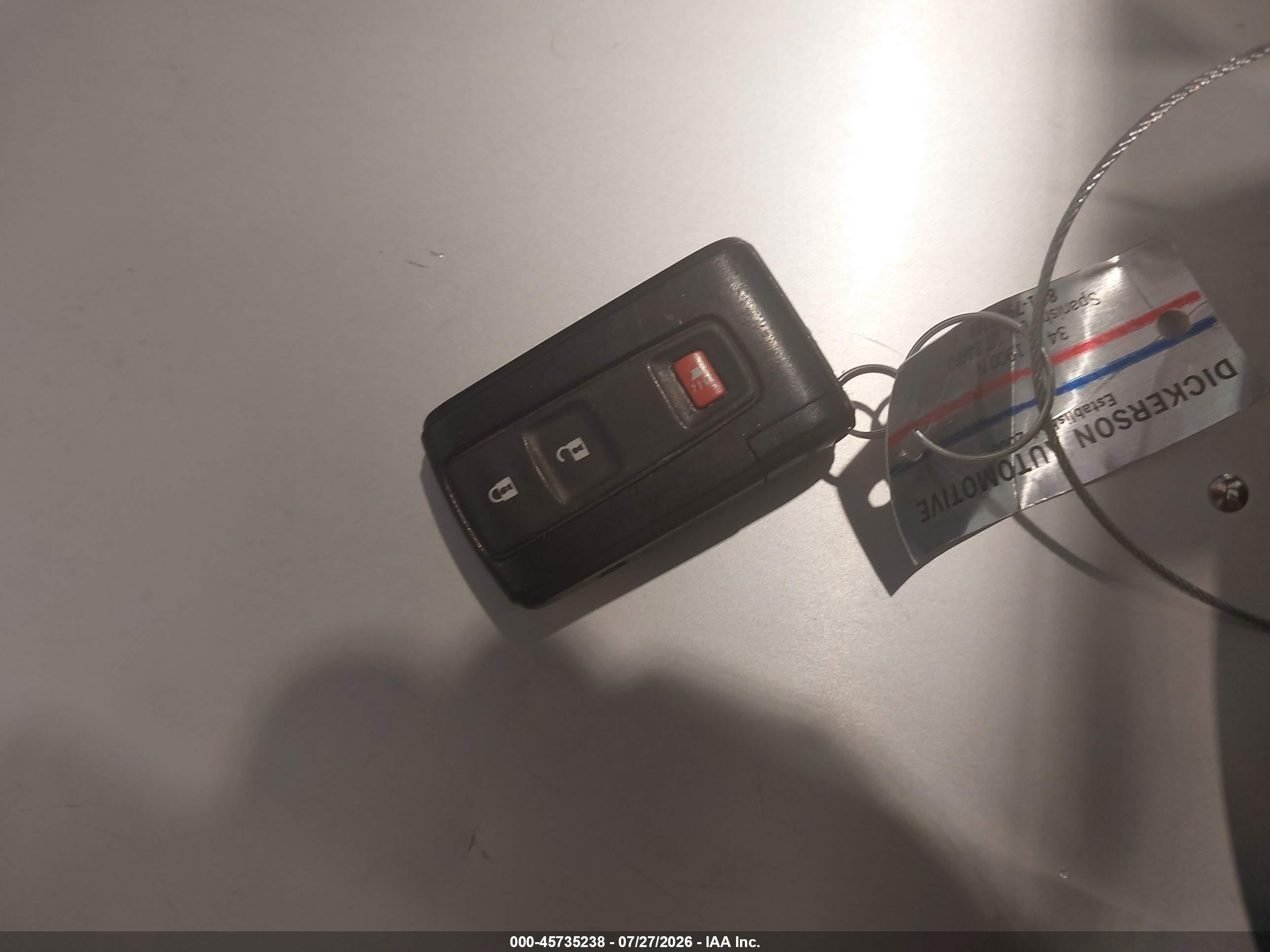 2008 Toyota Prius   Серебряный vin: JTDKB20U183387492