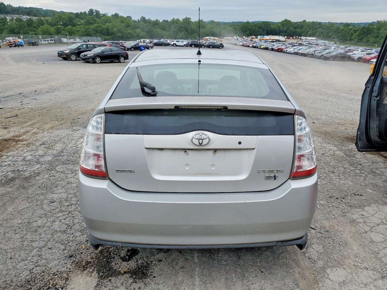 2008 Toyota Prius Base Silver vin: JTDKB20U183396290