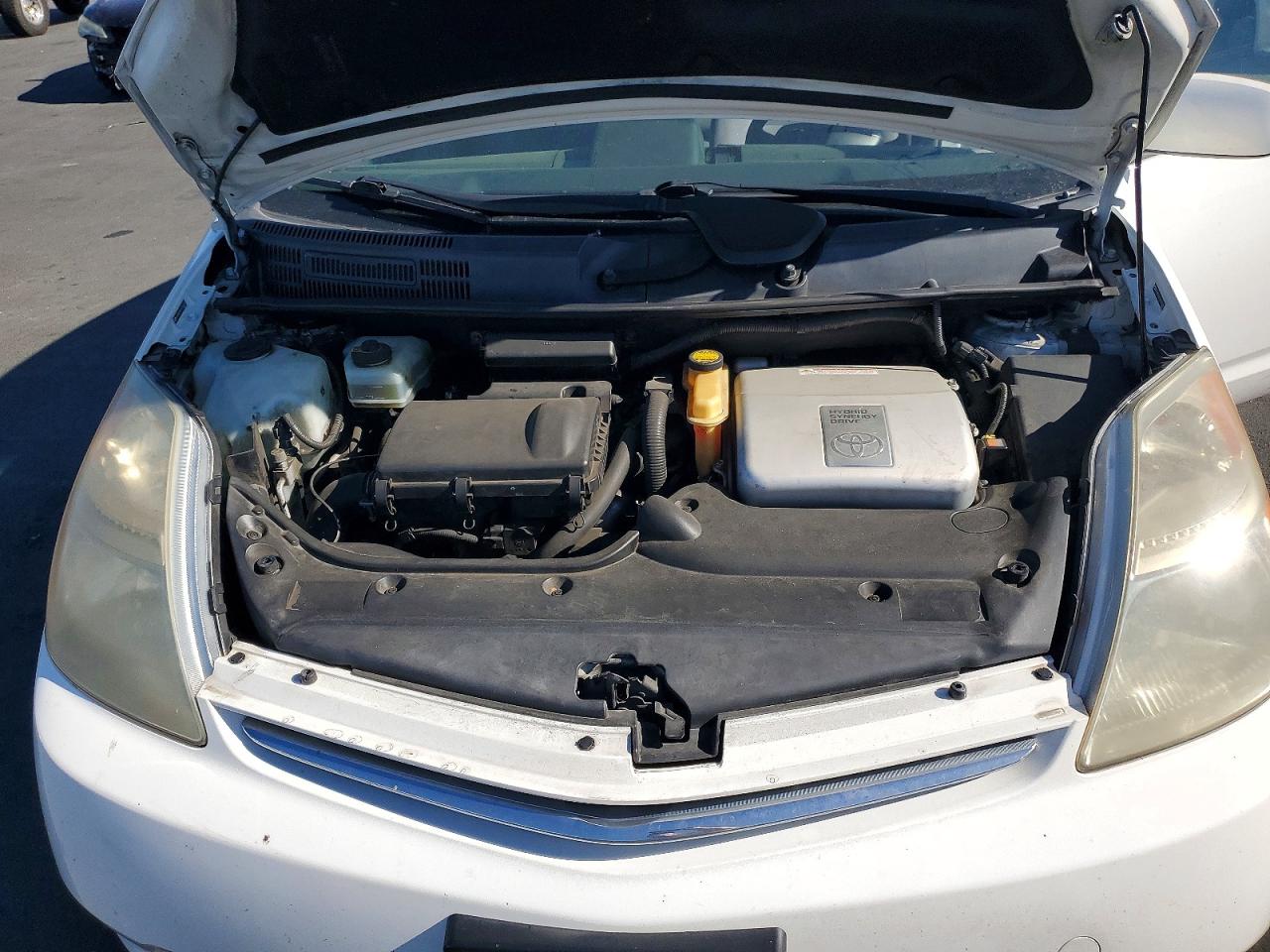 2008 Toyota Prius Base Белый vin: JTDKB20U187702381