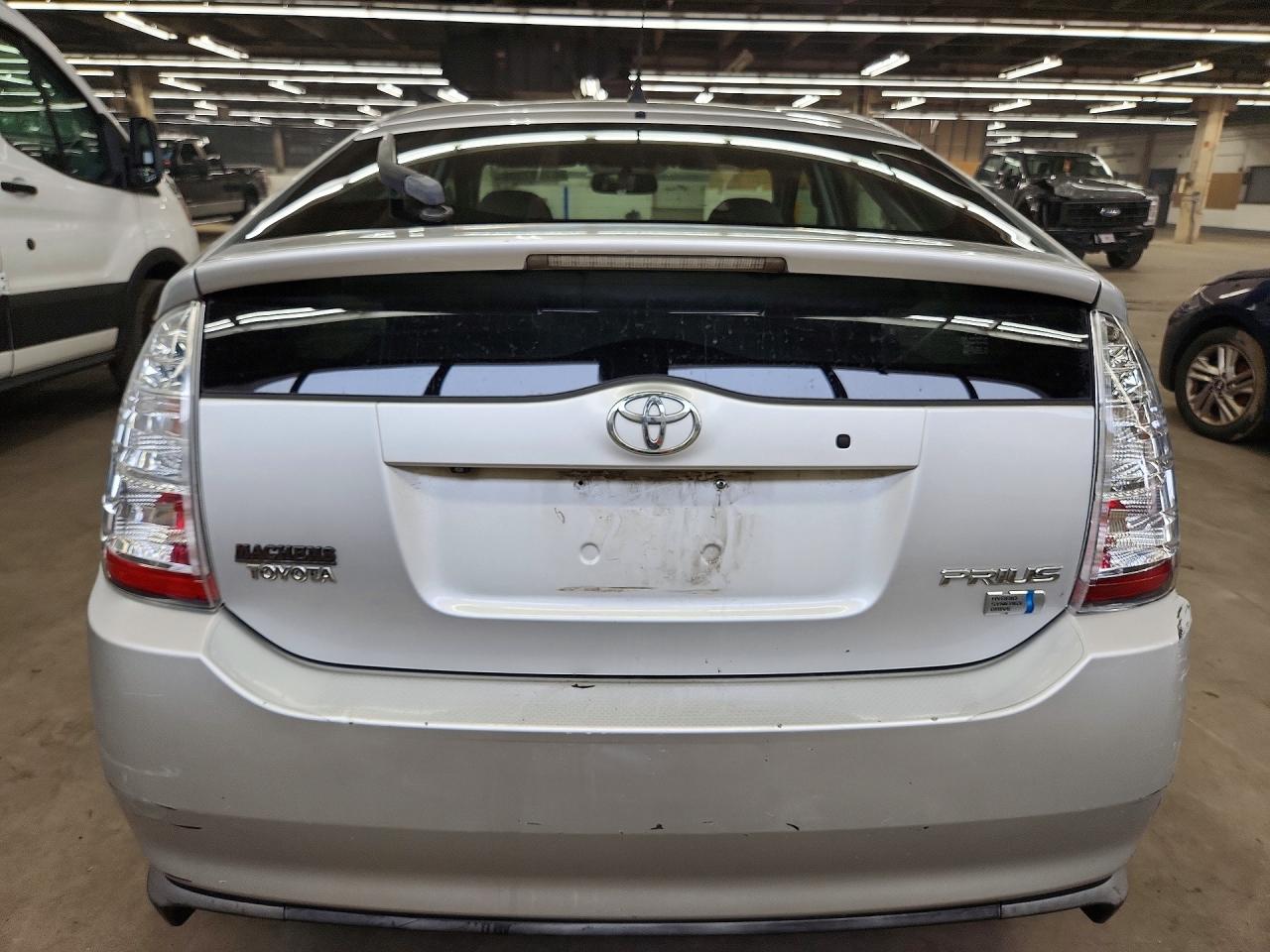 2008 Toyota Prius Base Silver vin: JTDKB20U187724350