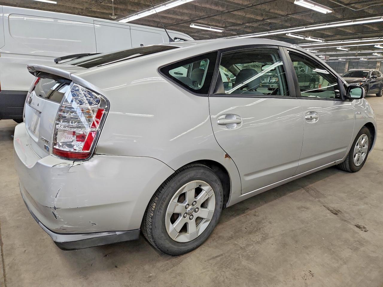 2008 Toyota Prius Base Silver vin: JTDKB20U187724350