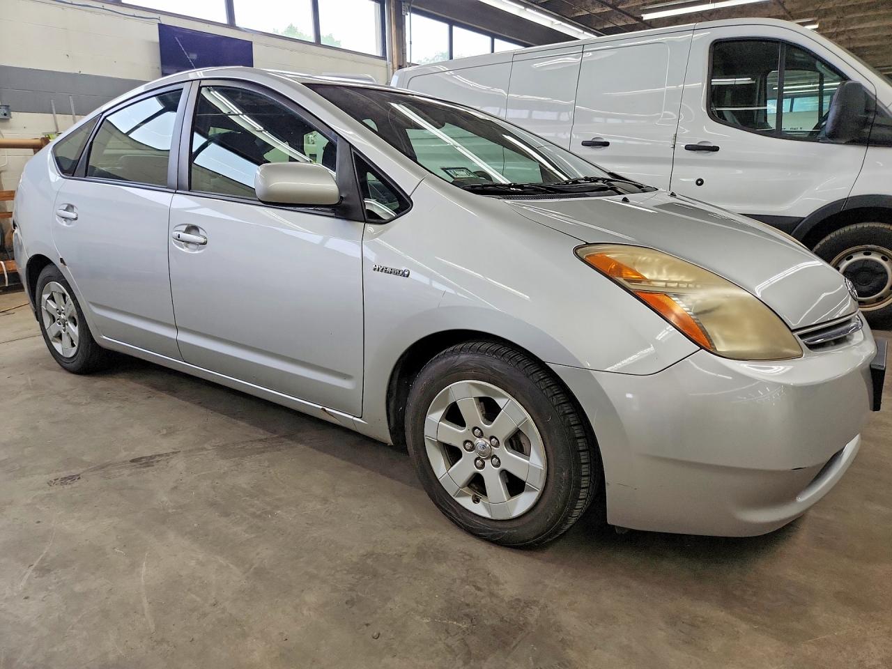 2008 Toyota Prius Base Silver vin: JTDKB20U187724350