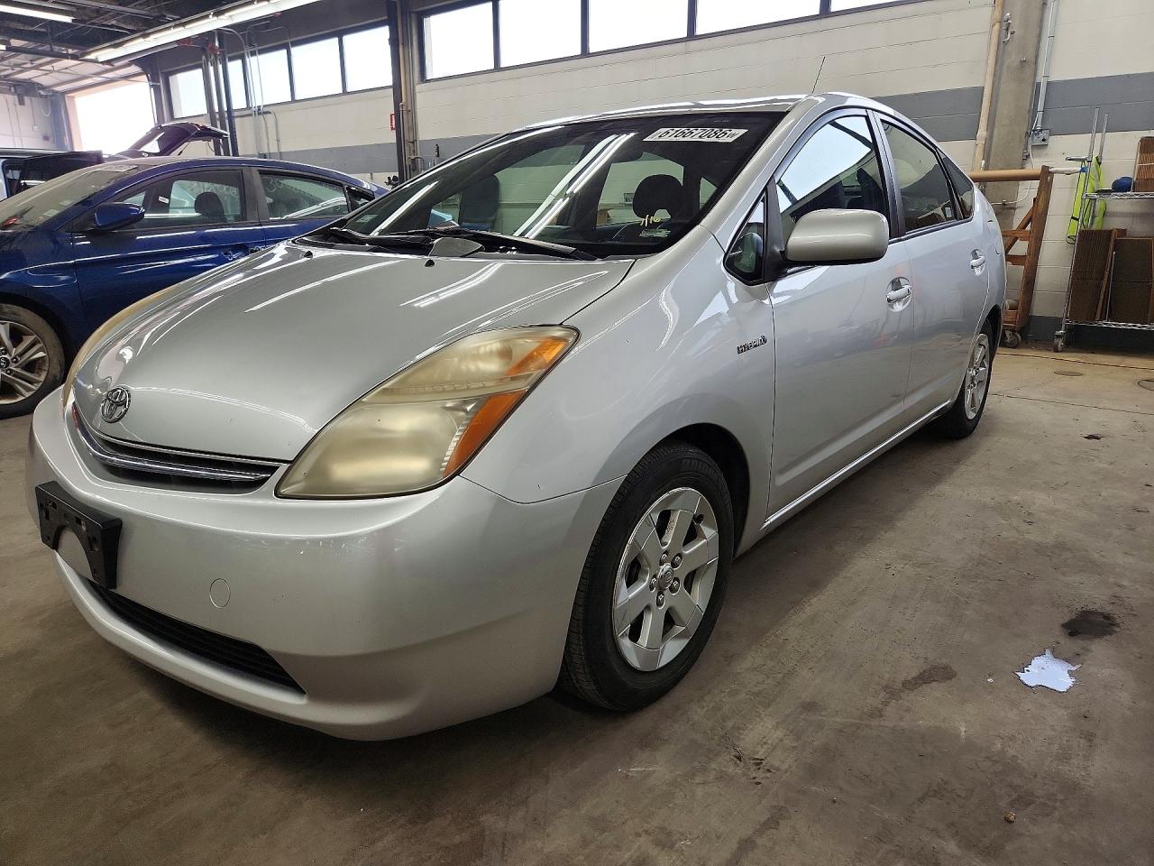 2008 Toyota Prius Base Silver vin: JTDKB20U187724350