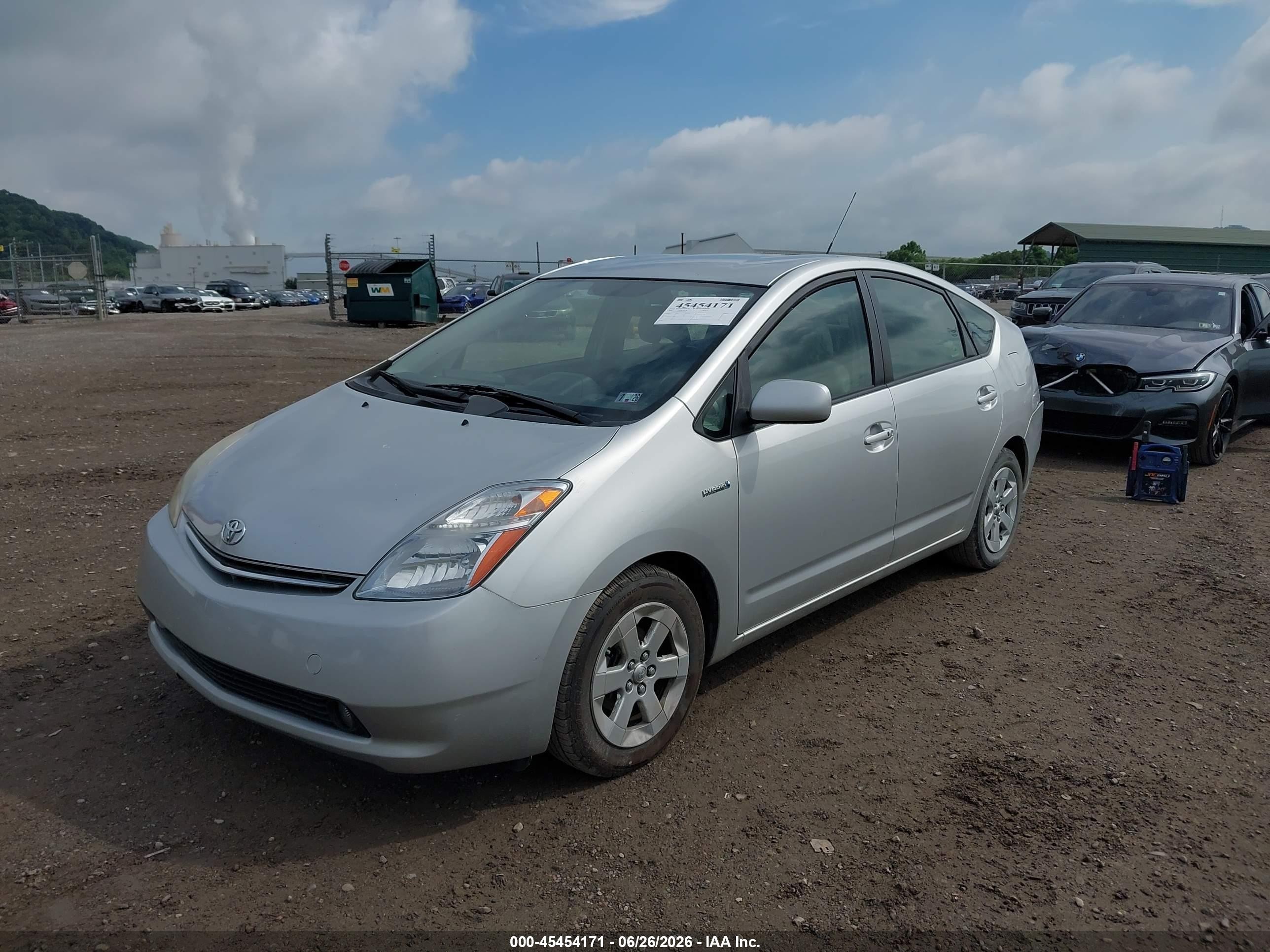 2008 Toyota Prius   Silver vin: JTDKB20U187776321