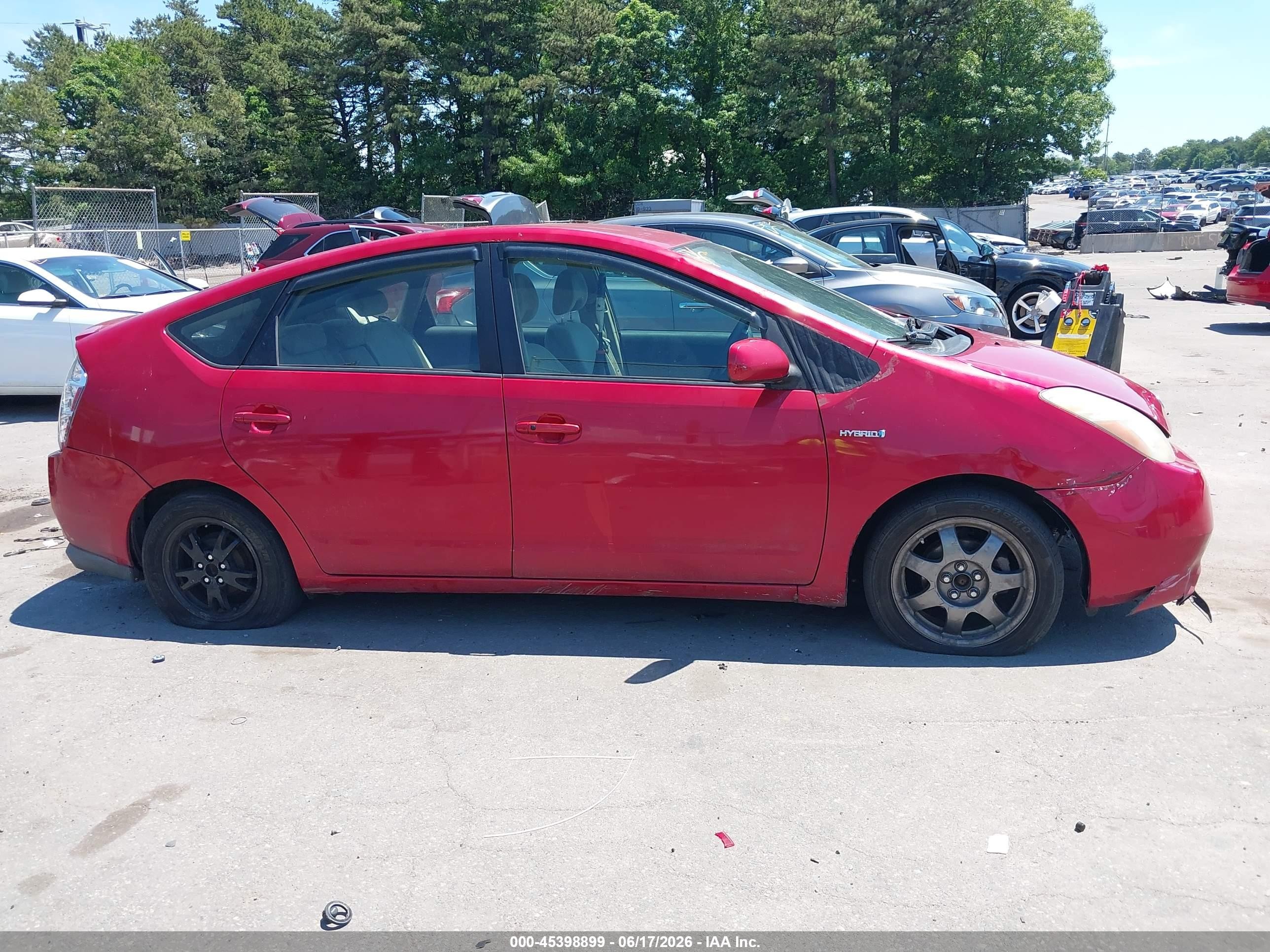 2008 Toyota Prius   Красный vin: JTDKB20U187796293