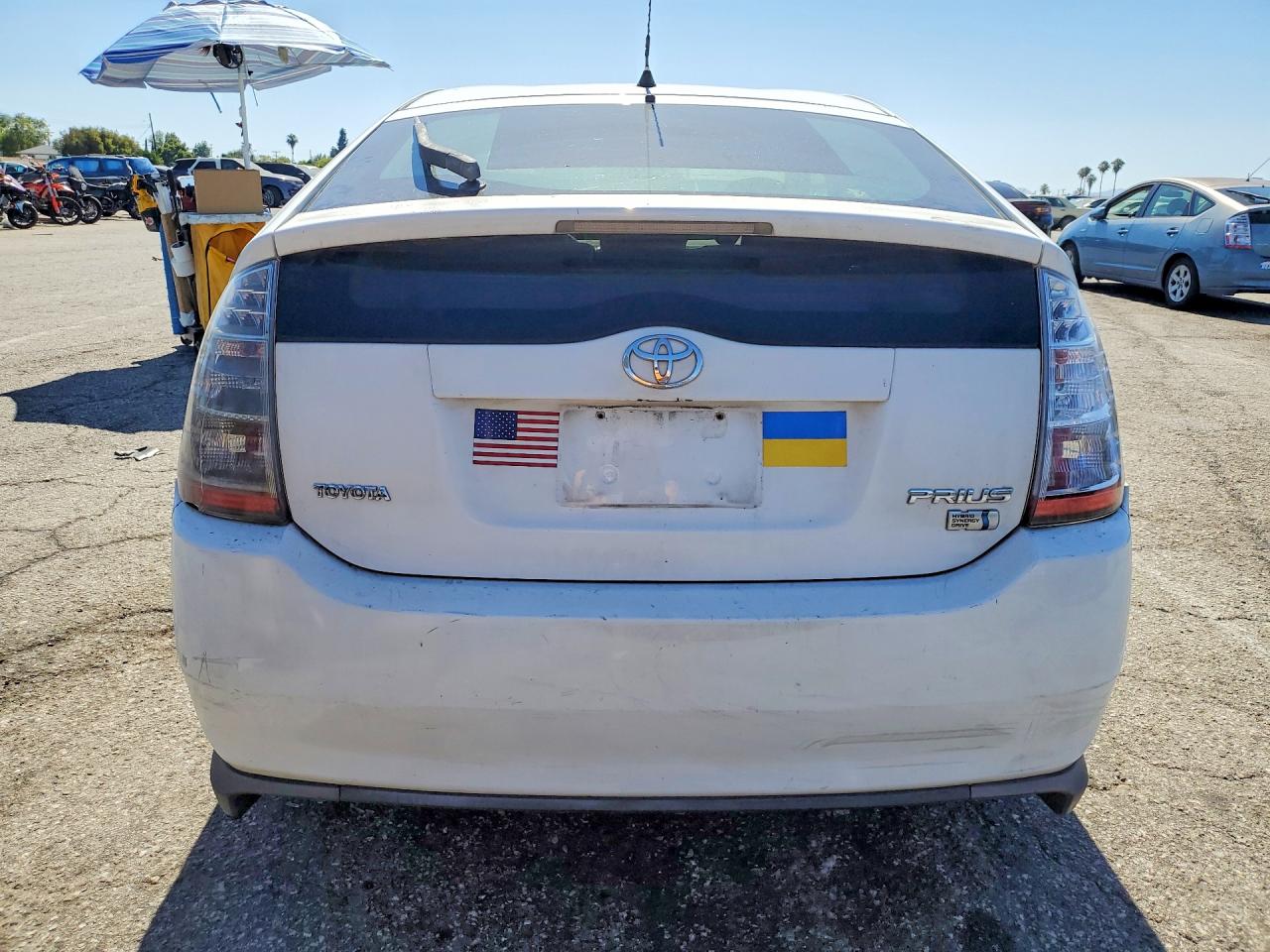 2009 Toyota Prius Base White vin: JTDKB20U193487982