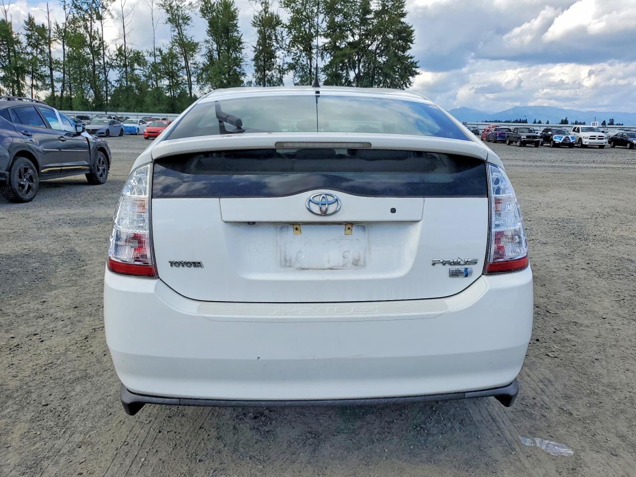 2009 Toyota Prius Touring White vin: JTDKB20U193506983