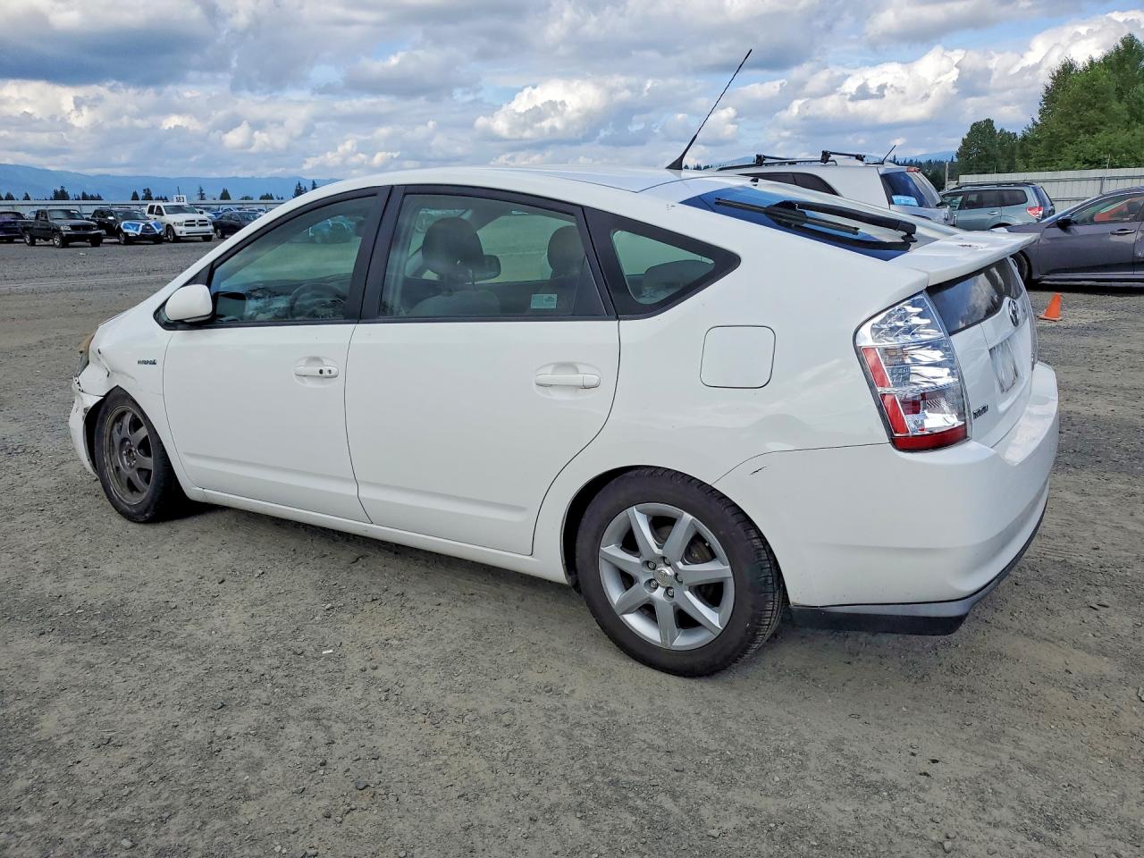 2009 Toyota Prius Touring White vin: JTDKB20U193506983
