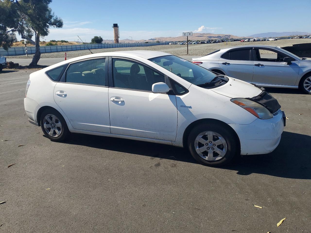 2009 Toyota Prius Base White vin: JTDKB20U193516607
