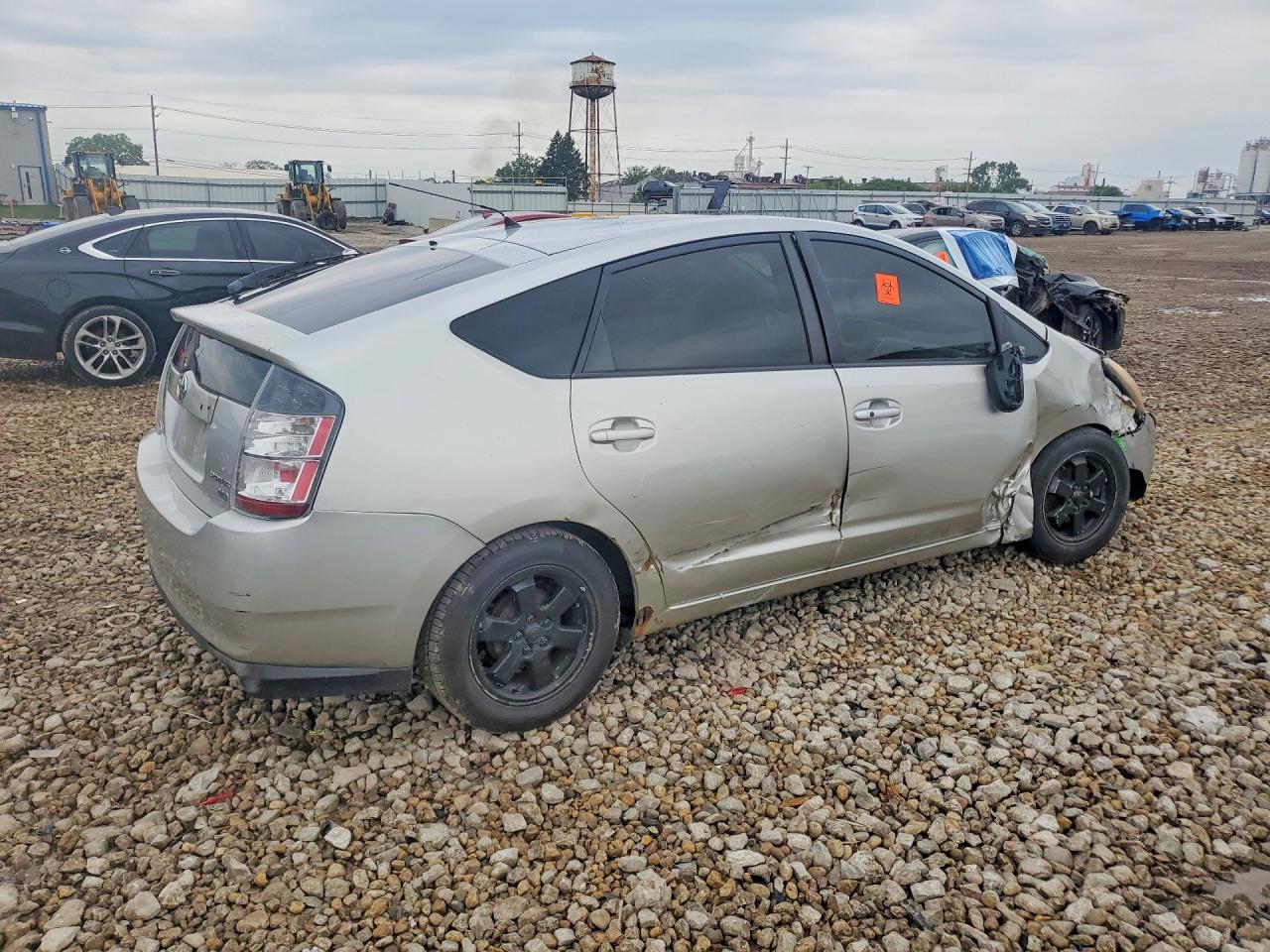 2004 Toyota Prius Base Silver vin: JTDKB20U240010780